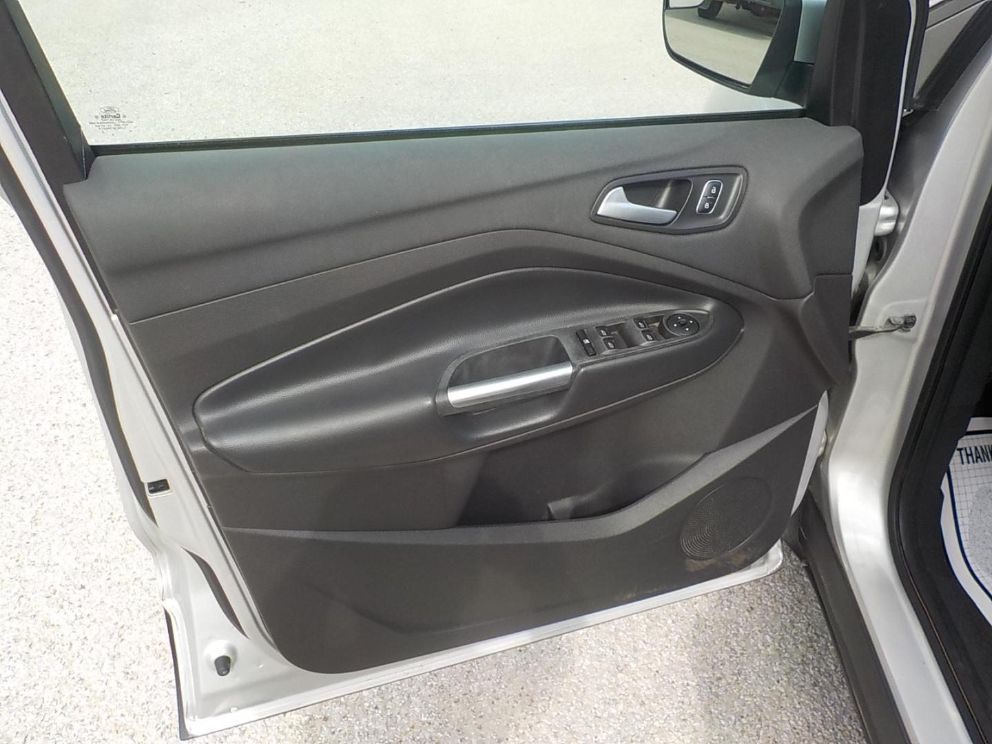 2018 Silver /Black Ford Escape SE 4WD (1FMCU9GD3JU) with an 1.5L L4 DOHC 16V engine, 6A transmission, located at 1617 W Church Street, Livingston, TX, 77351, (936) 327-3600, 30.710995, -94.951157 - 4X4!! Can use the 4X4 this time of year no doubt! Come check this one out for yourself!! - Photo#9