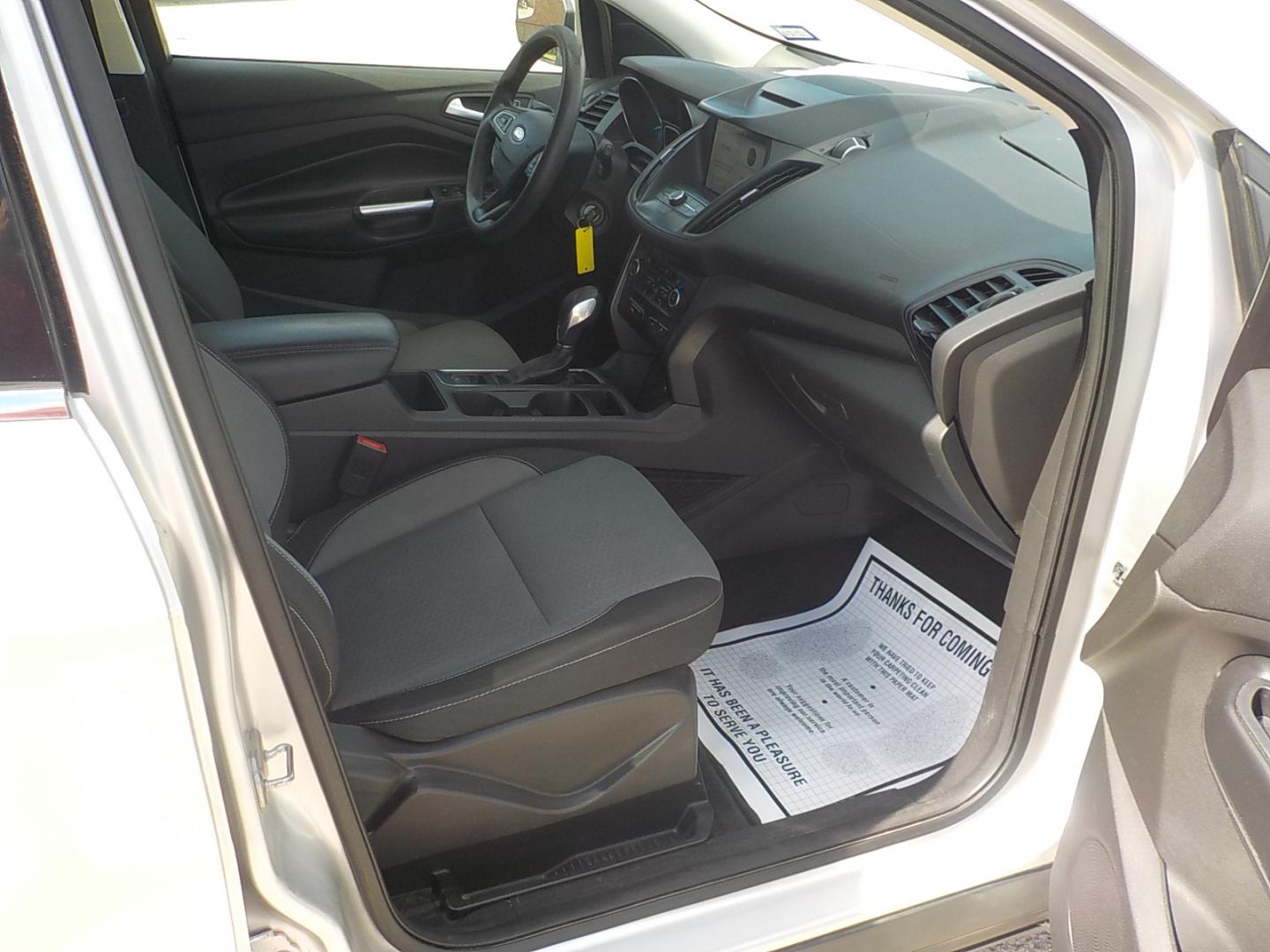 2018 Silver /Black Ford Escape SE 4WD (1FMCU9GD3JU) with an 1.5L L4 DOHC 16V engine, 6A transmission, located at 1617 W Church Street, Livingston, TX, 77351, (936) 327-3600, 30.710995, -94.951157 - 4X4!! Can use the 4X4 this time of year no doubt! Come check this one out for yourself!! - Photo#17