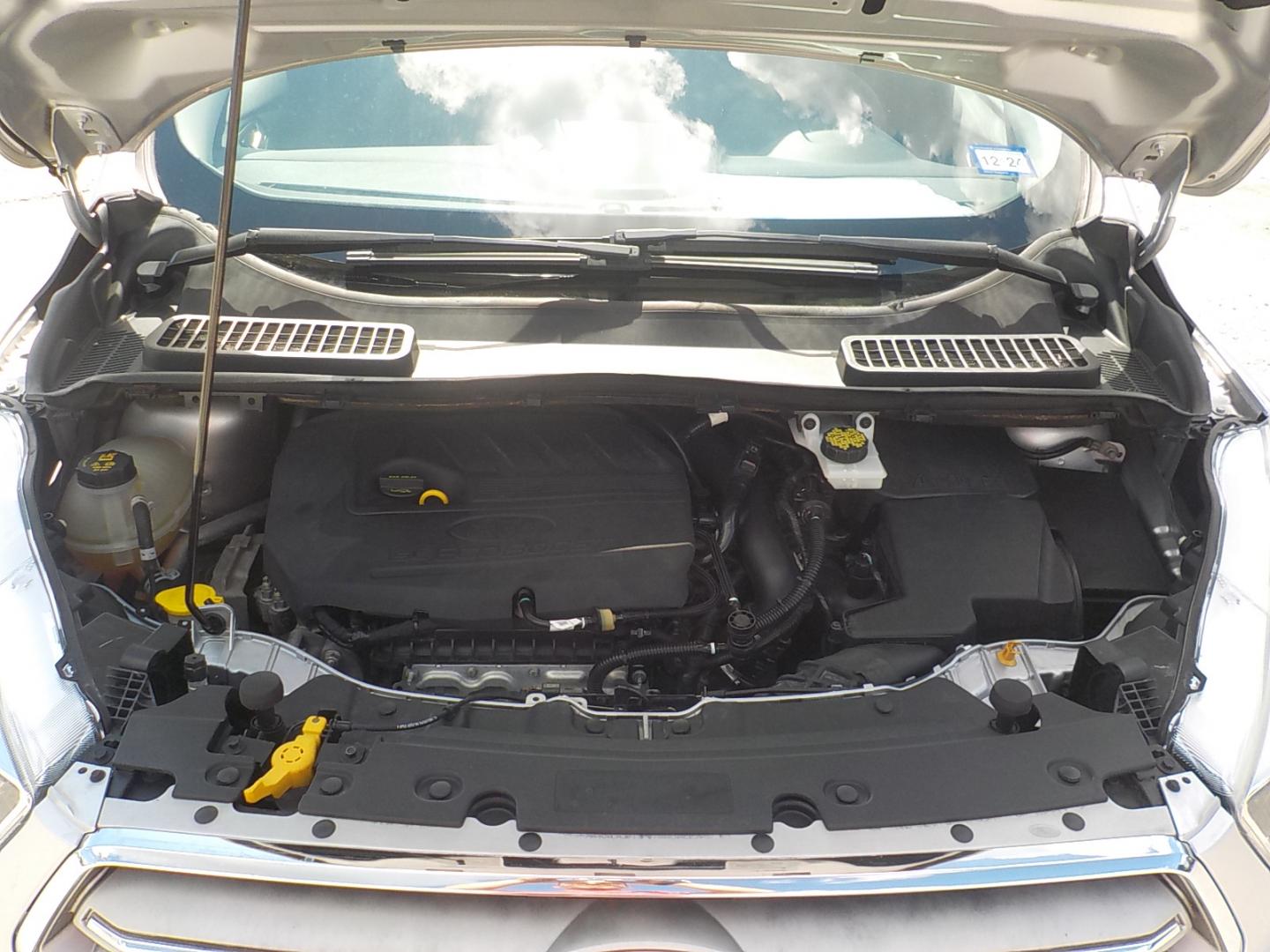 2018 Silver /Black Ford Escape SE 4WD (1FMCU9GD3JU) with an 1.5L L4 DOHC 16V engine, 6A transmission, located at 1617 W Church Street, Livingston, TX, 77351, (936) 327-3600, 30.710995, -94.951157 - 4X4!! Can use the 4X4 this time of year no doubt! Come check this one out for yourself!! - Photo#19