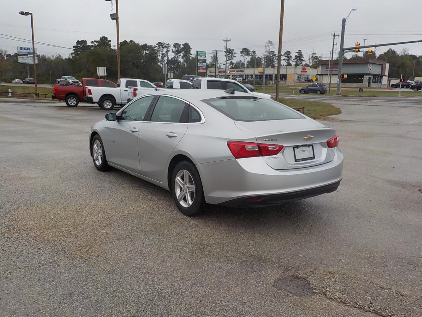 2021 Silver /Black Chevrolet Malibu 1FL (1G1ZC5ST4MF) with an 1.5L L4 DOHC 16V engine, 6A transmission, located at 1617 W Church Street, Livingston, TX, 77351, (936) 327-3600, 30.710995, -94.951157 - These Malibu's are good running and driving cars that are VERY ECONOMICAL to operate - Photo#5