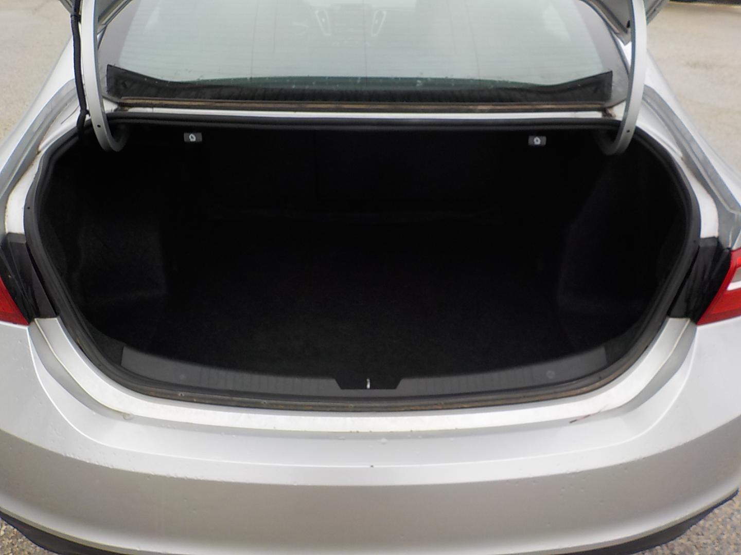 2021 Silver /Black Chevrolet Malibu 1FL (1G1ZC5ST4MF) with an 1.5L L4 DOHC 16V engine, 6A transmission, located at 1617 W Church Street, Livingston, TX, 77351, (936) 327-3600, 30.710995, -94.951157 - These Malibu's are good running and driving cars that are VERY ECONOMICAL to operate - Photo#14