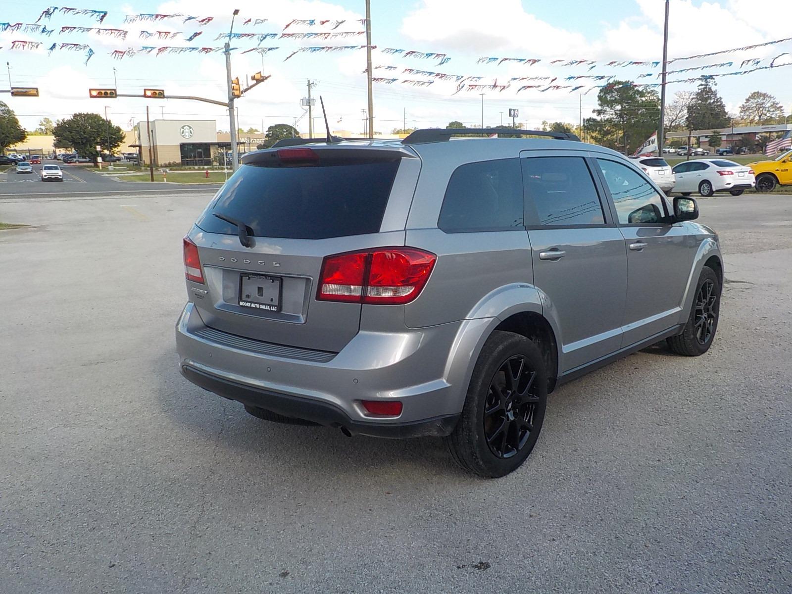2019 Silver /Black Dodge Journey SE (3C4PDCBB6KT) with an 2.4L L6 DOHC 16V engine, 4A transmission, located at 1617 W Church Street, Livingston, TX, 77351, (936) 327-3600, 30.710995, -94.951157 - With 3rd row seating this is an ideal family vehicle! - Photo #5