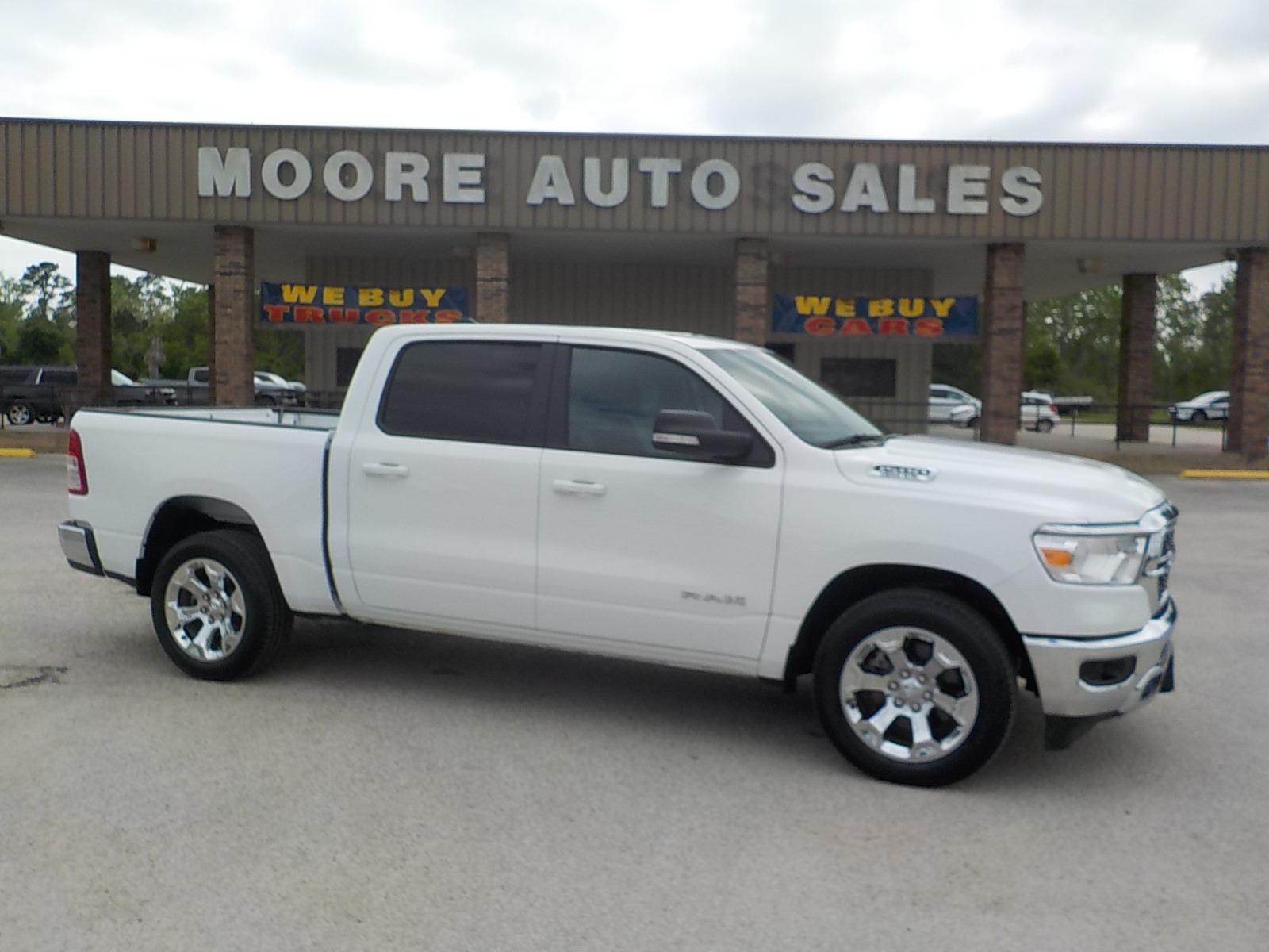 2022 White /Gray RAM 1500 Big Horn Crew Cab SWB 2WD (1C6RREFT0NN) with an 5.7L V8 OHV 16V engine, 8A transmission, located at 1617 W Church Street, Livingston, TX, 77351, (936) 327-3600, 30.710995, -94.951157 - WOW!! I really don't know what else to say! Maybe: SWEEEET! - Photo #0