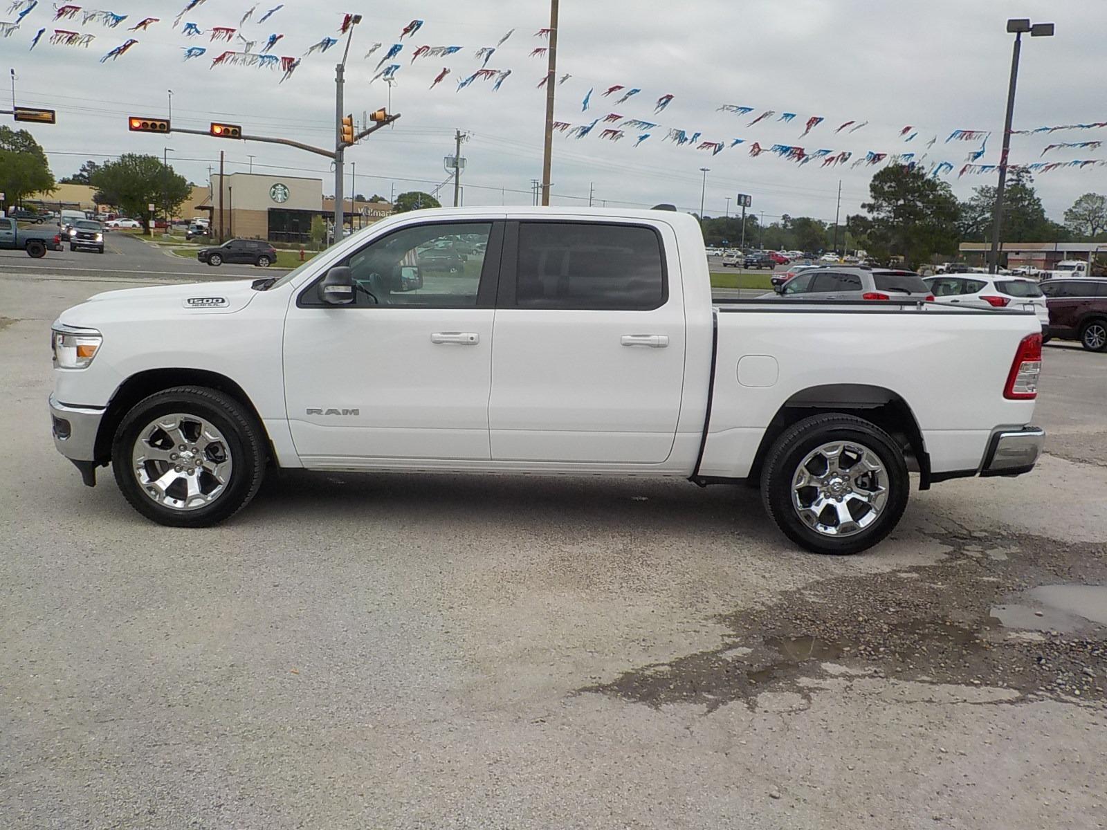 2022 White /Gray RAM 1500 Big Horn Crew Cab SWB 2WD (1C6RREFT0NN) with an 5.7L V8 OHV 16V engine, 8A transmission, located at 1617 W Church Street, Livingston, TX, 77351, (936) 327-3600, 30.710995, -94.951157 - WOW!! I really don't know what else to say! Maybe: SWEEEET! - Photo #4