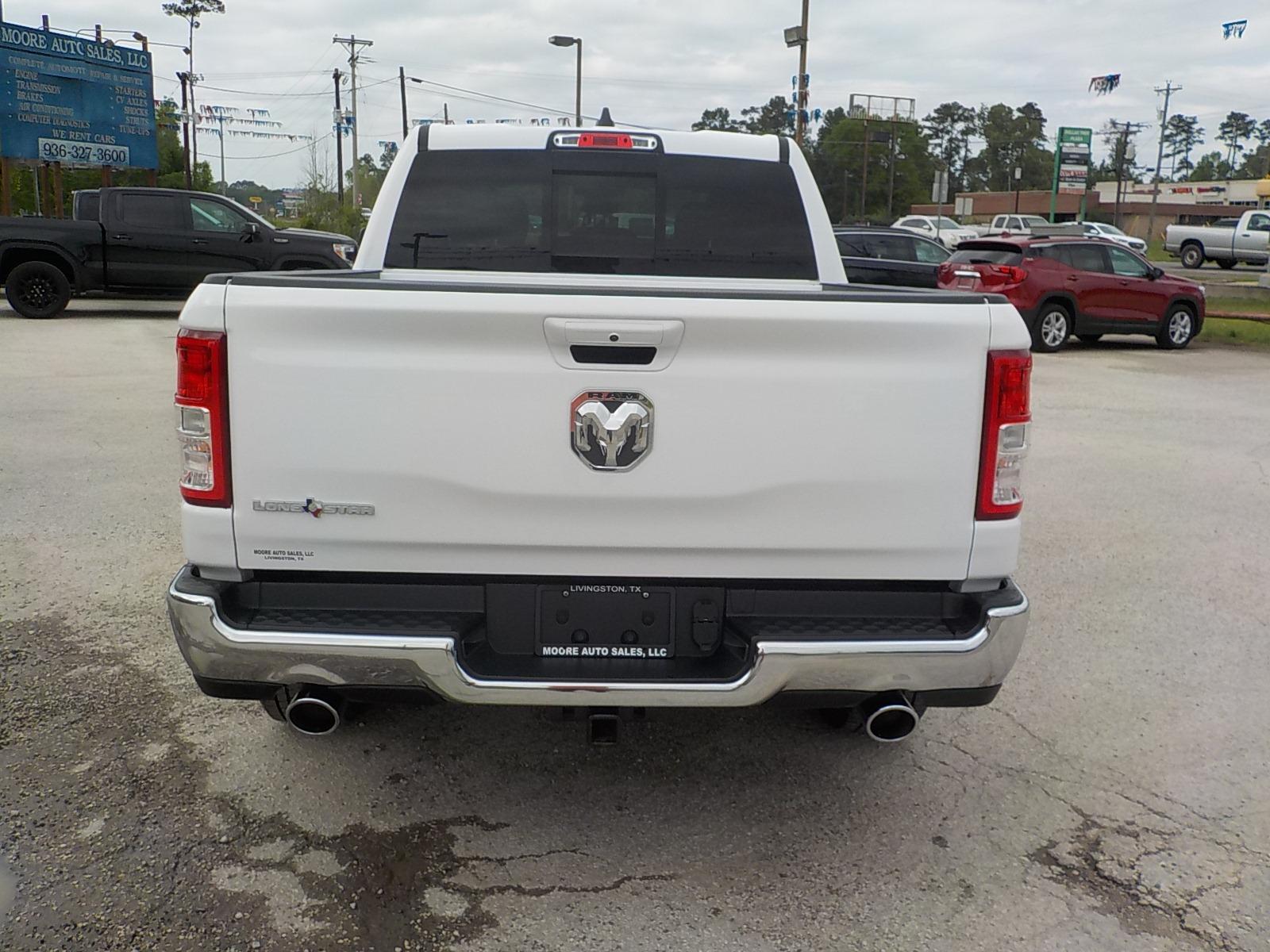 2022 White /Gray RAM 1500 Big Horn Crew Cab SWB 2WD (1C6RREFT0NN) with an 5.7L V8 OHV 16V engine, 8A transmission, located at 1617 W Church Street, Livingston, TX, 77351, (936) 327-3600, 30.710995, -94.951157 - WOW!! I really don't know what else to say! Maybe: SWEEEET! - Photo #6