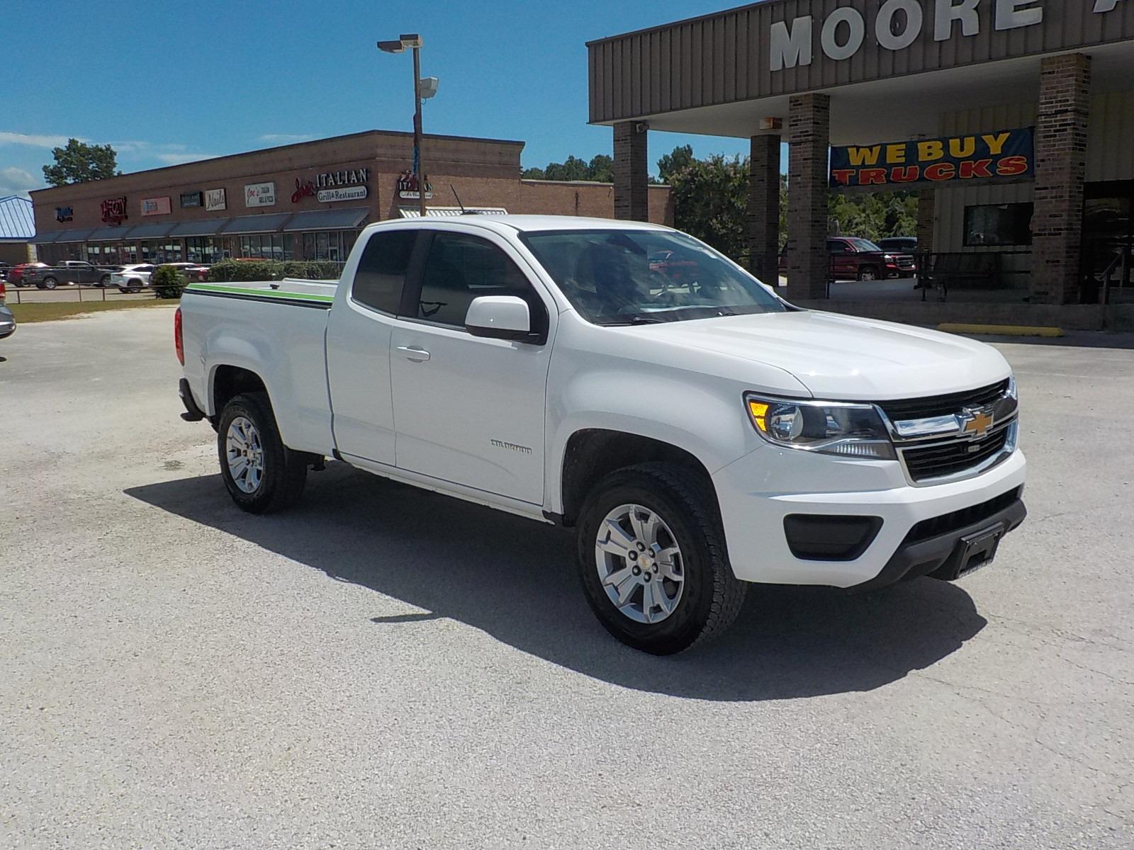 2020 White /Gray Chevrolet Colorado LT Ext. Cab 2WD (1GCHSCEA4L1) with an 2.5L L4 DOHC 16V GAS engine, 6A transmission, located at 1617 W Church Street, Livingston, TX, 77351, (936) 327-3600, 30.710995, -94.951157 - Just come check this one out. It's set up just for YOU! - Photo #1