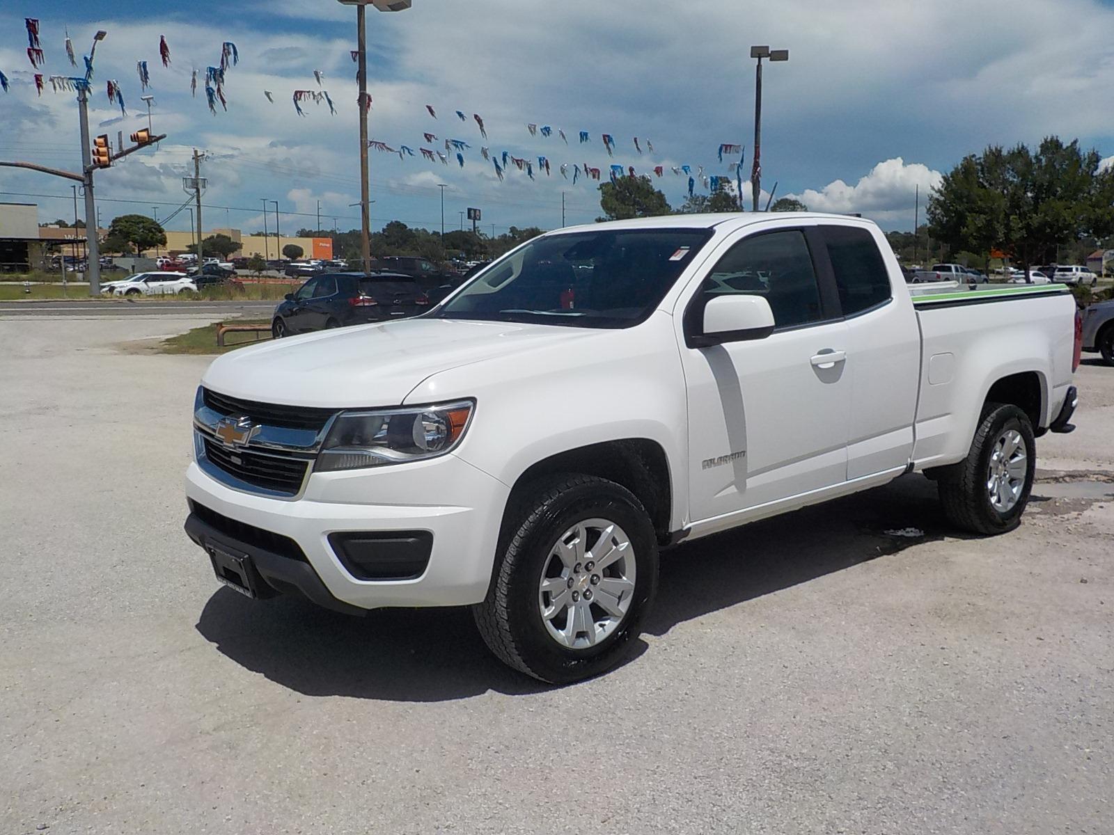 2020 White /Gray Chevrolet Colorado LT Ext. Cab 2WD (1GCHSCEA4L1) with an 2.5L L4 DOHC 16V GAS engine, 6A transmission, located at 1617 W Church Street, Livingston, TX, 77351, (936) 327-3600, 30.710995, -94.951157 - Just come check this one out. It's set up just for YOU! - Photo #3