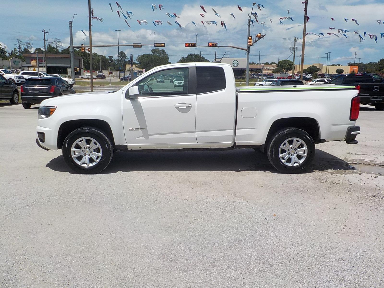 2020 White /Gray Chevrolet Colorado LT Ext. Cab 2WD (1GCHSCEA4L1) with an 2.5L L4 DOHC 16V GAS engine, 6A transmission, located at 1617 W Church Street, Livingston, TX, 77351, (936) 327-3600, 30.710995, -94.951157 - Just come check this one out. It's set up just for YOU! - Photo #4