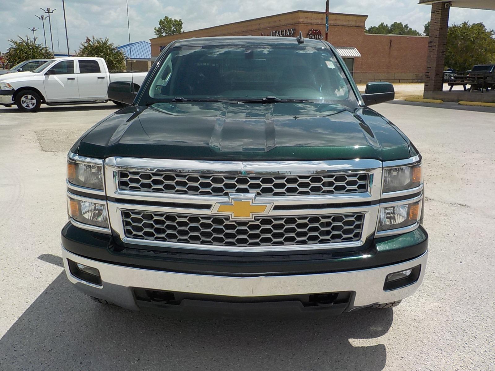 2015 Green /Gray Chevrolet Silverado 1500 LT Crew Cab 4WD (3GCUKREC7FG) with an 5.3L V8 OHV 16V engine, 6-Speed Automatic transmission, located at 1617 W Church Street, Livingston, TX, 77351, (936) 327-3600, 30.710995, -94.951157 - ONE OWNER!! Crew cab 4X4!! - Photo #2