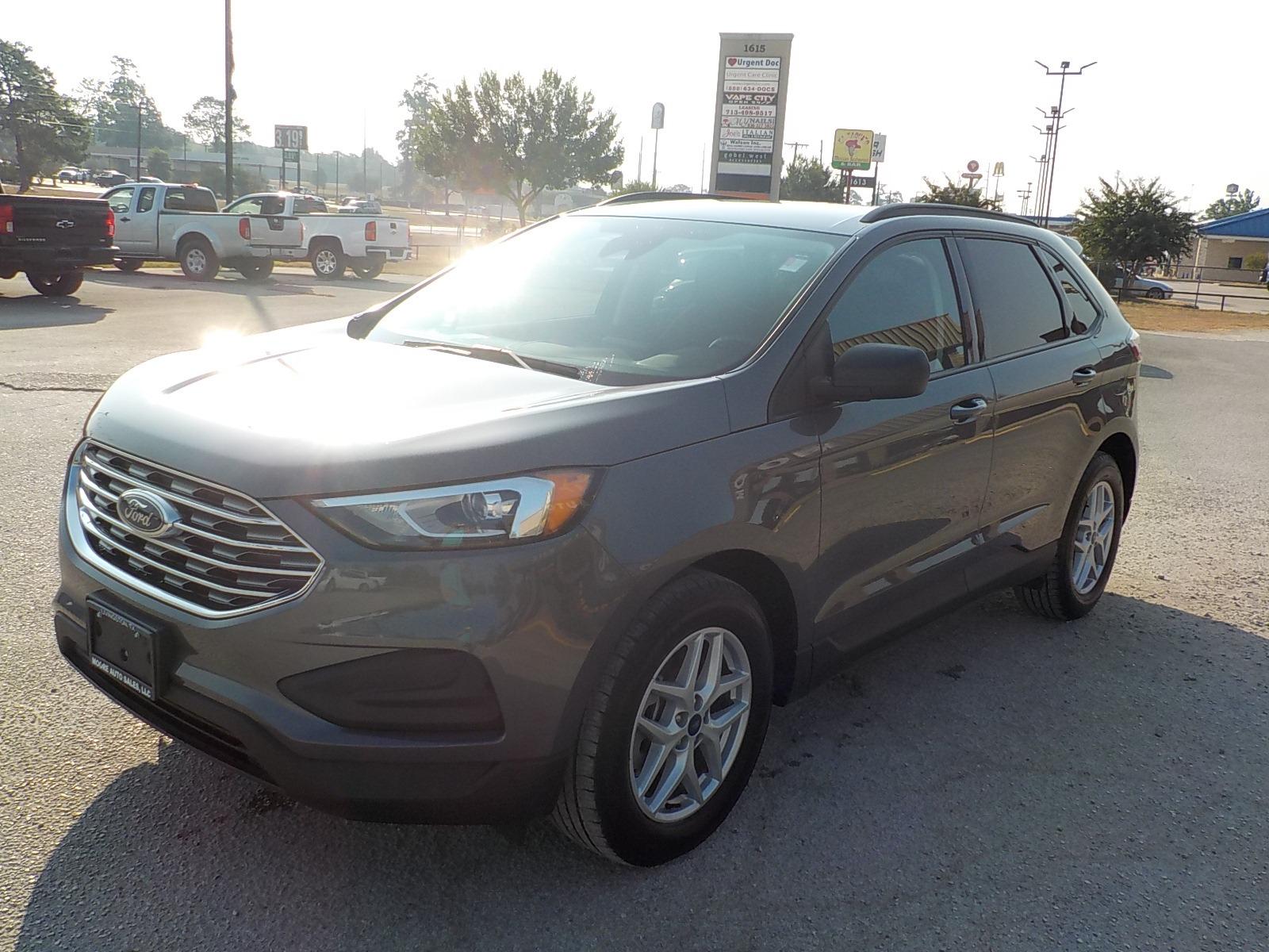 2022 Gray /Black Ford Edge SE AWD (2FMPK4G96NB) with an 2.0L L4 DOHC 16V engine, 6A transmission, located at 1617 W Church Street, Livingston, TX, 77351, (936) 327-3600, 30.710995, -94.951157 - LOW MILES!! ONE OWNER!! - Photo #2