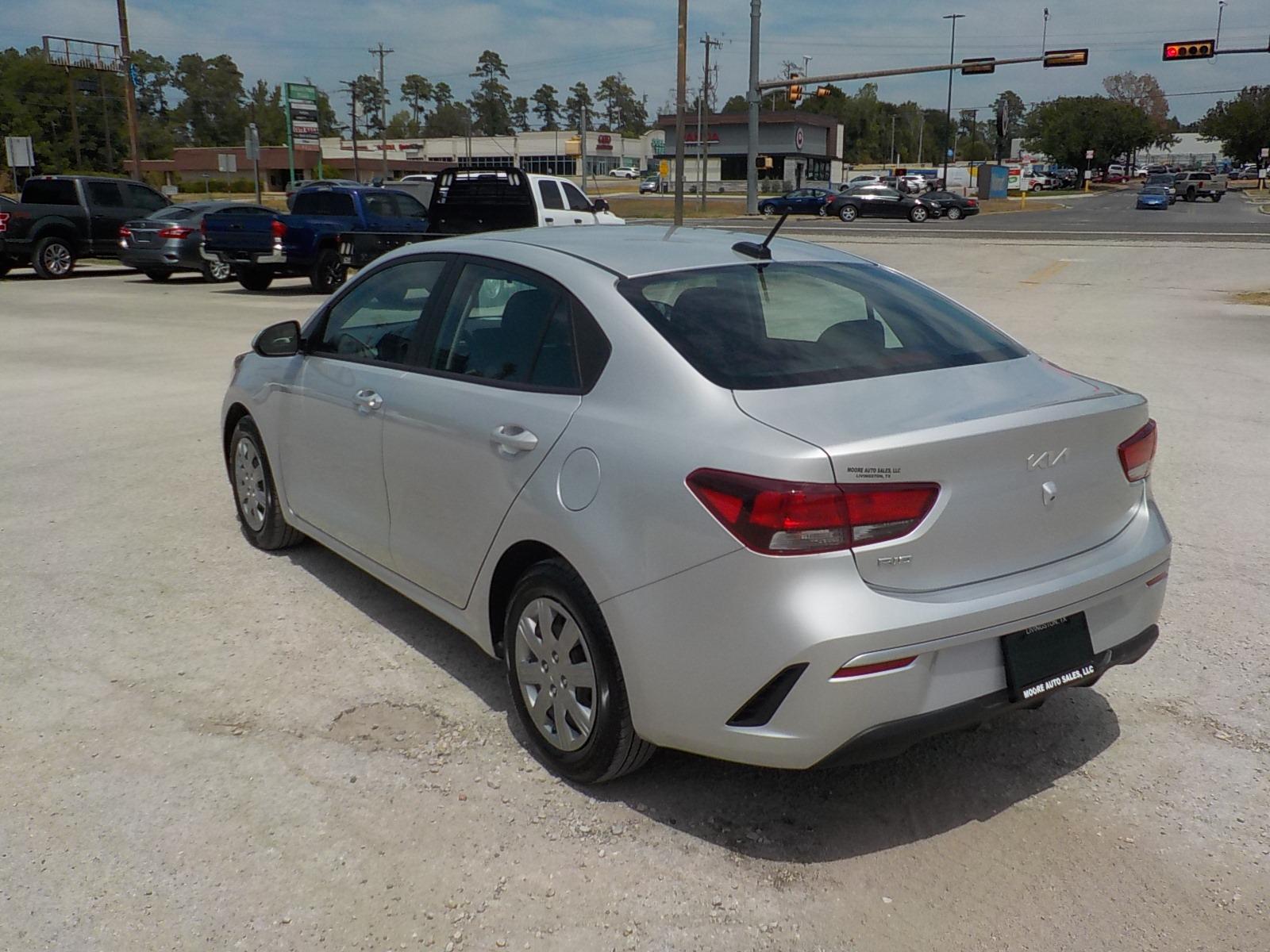 2022 Silver /Gray Kia Rio LX (3KPA24AD6NE) with an 1.6L L4 DOHC 16V engine, 6A transmission, located at 1617 W Church Street, Livingston, TX, 77351, (936) 327-3600, 30.710995, -94.951157 - ONE OWNER!! LOW LOW MILES!! An extremely economical car to operate! - Photo #5