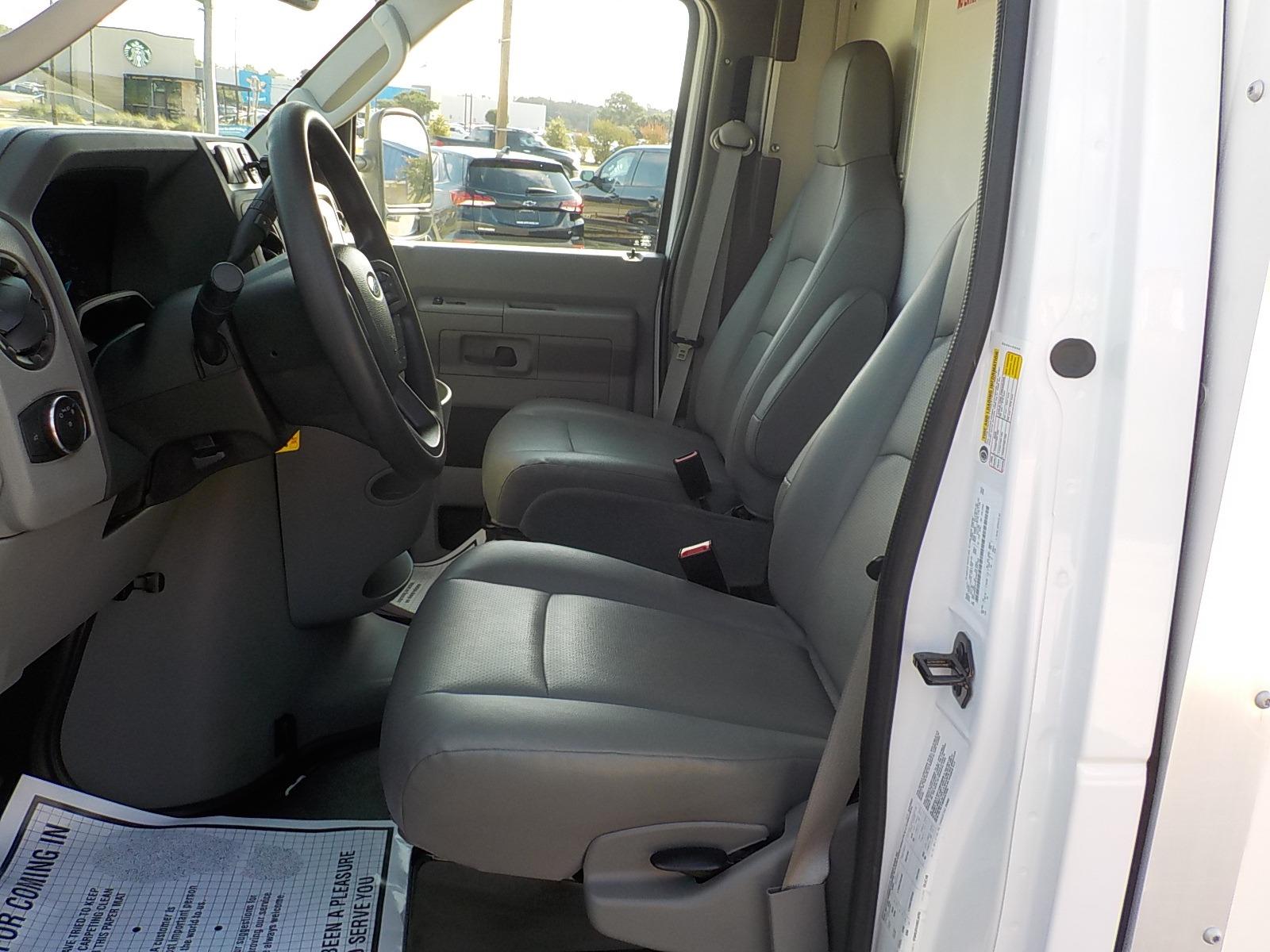 2022 White /Gray Ford Econoline E-350 Super Duty (1FDWE3FKXND) with an 7.3LV8 OHV 16V engine, Automatic transmission, located at 1617 W Church Street, Livingston, TX, 77351, (936) 327-3600, 30.710995, -94.951157 - LOW MILES!! Somebody is going to have good use for this box van. Come see it!! - Photo #9