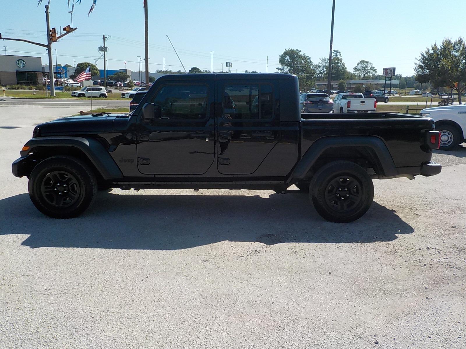 2023 Black /Black Jeep Gladiator (1C6HTAG9PL5) with an V-6 engine, Automatic transmission, located at 1617 W Church Street, Livingston, TX, 77351, (936) 327-3600, 30.710995, -94.951157 - NIIIICE!!! - Photo #4