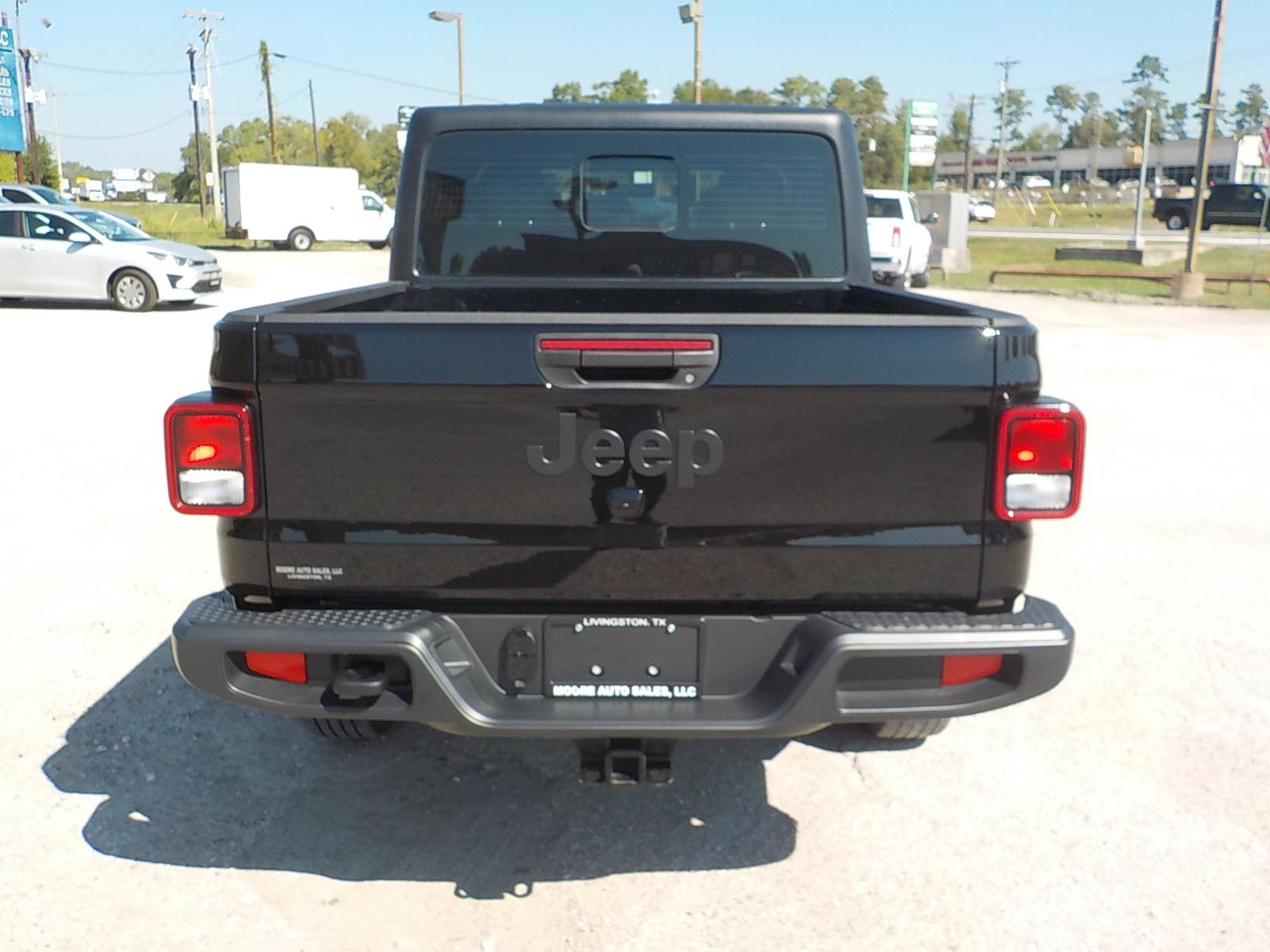 2023 Black /Black Jeep Gladiator (1C6HTAG9PL5) with an V-6 engine, Automatic transmission, located at 1617 W Church Street, Livingston, TX, 77351, (936) 327-3600, 30.710995, -94.951157 - NIIIICE!!! - Photo #7