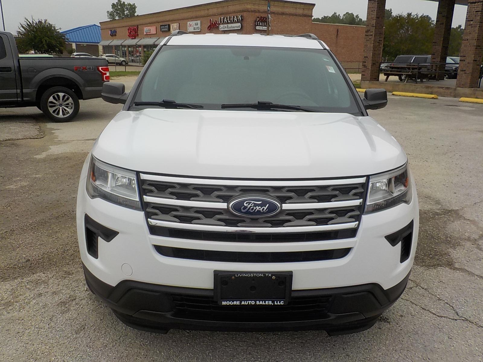 2018 White /Gray Ford Explorer Base 4WD (1FM5K8BH1JG) with an 2.3L L4 DOHC 16V engine, 6A transmission, located at 1617 W Church Street, Livingston, TX, 77351, (936) 327-3600, 30.710995, -94.951157 - Great family vehicle for under 20K! - Photo #3