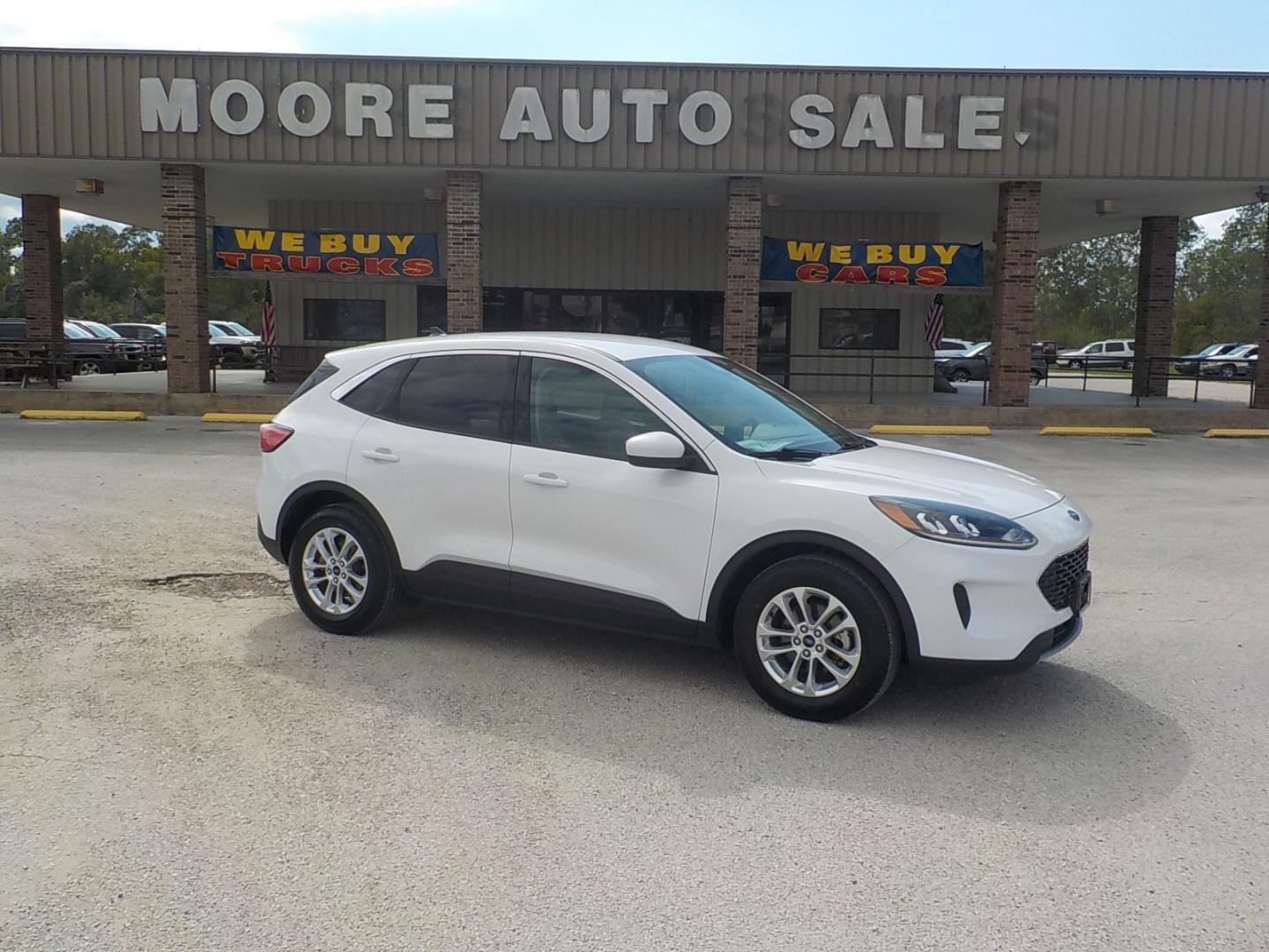 2020 White /Tan Ford Escape SE (1FMCU0G65LU) with an 1.5L L3 engine, 6A transmission, located at 1617 W Church Street, Livingston, TX, 77351, (936) 327-3600, 30.710995, -94.951157 - EFFICIENT!! That's the word that comes to mind with these Escape's - Photo#0