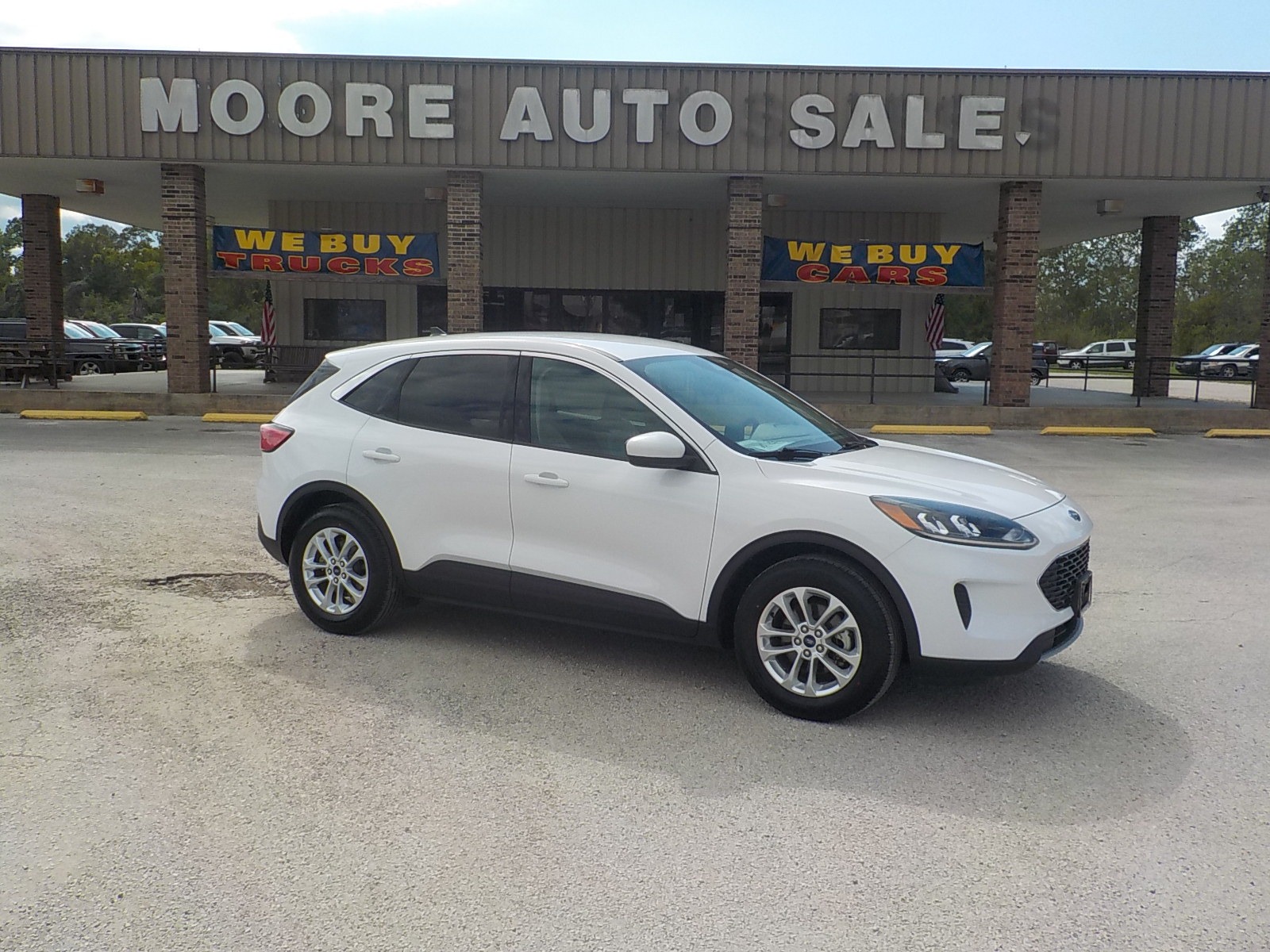 photo of 2020 Ford Escape SE