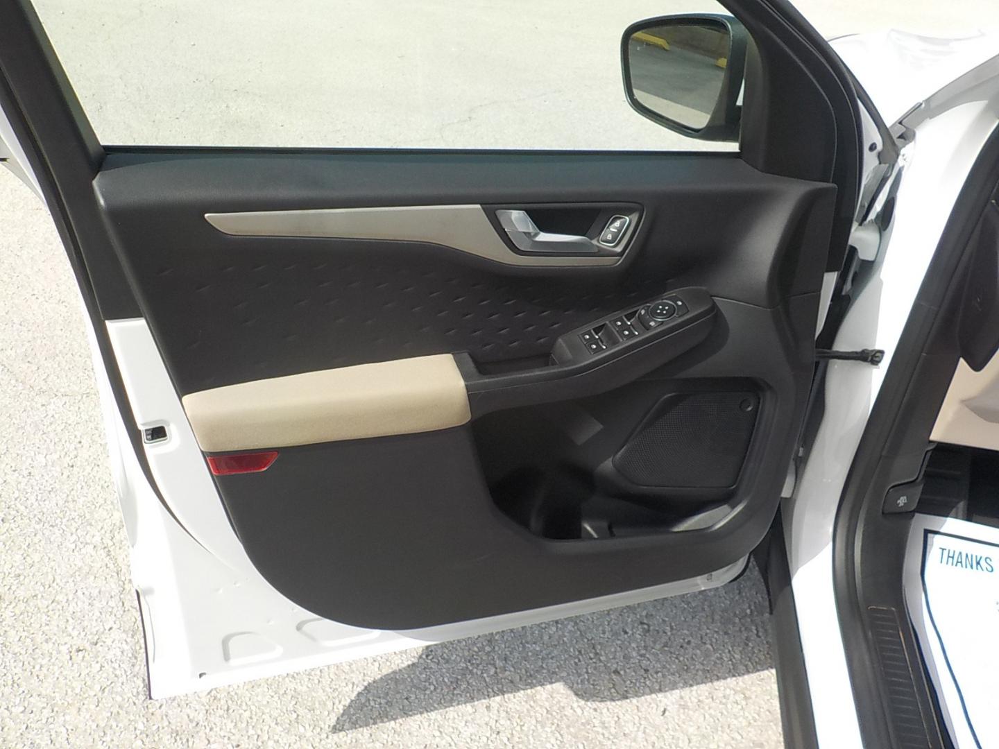 2020 White /Tan Ford Escape SE (1FMCU0G65LU) with an 1.5L L3 engine, 6A transmission, located at 1617 W Church Street, Livingston, TX, 77351, (936) 327-3600, 30.710995, -94.951157 - EFFICIENT!! That's the word that comes to mind with these Escape's - Photo#9