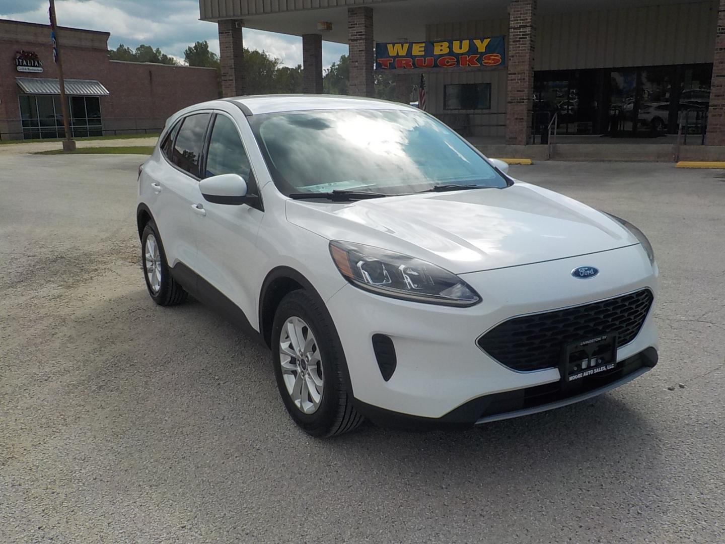 2020 White /Tan Ford Escape SE (1FMCU0G65LU) with an 1.5L L3 engine, 6A transmission, located at 1617 W Church Street, Livingston, TX, 77351, (936) 327-3600, 30.710995, -94.951157 - EFFICIENT!! That's the word that comes to mind with these Escape's - Photo#1