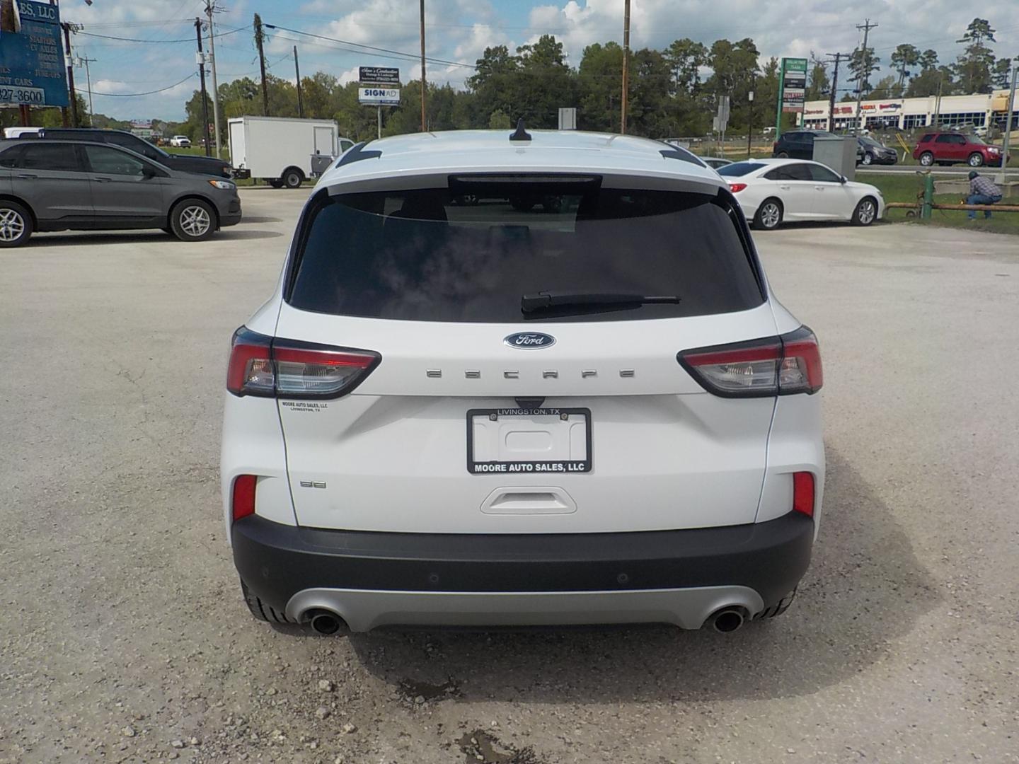 2020 White /Tan Ford Escape SE (1FMCU0G65LU) with an 1.5L L3 engine, 6A transmission, located at 1617 W Church Street, Livingston, TX, 77351, (936) 327-3600, 30.710995, -94.951157 - EFFICIENT!! That's the word that comes to mind with these Escape's - Photo#7