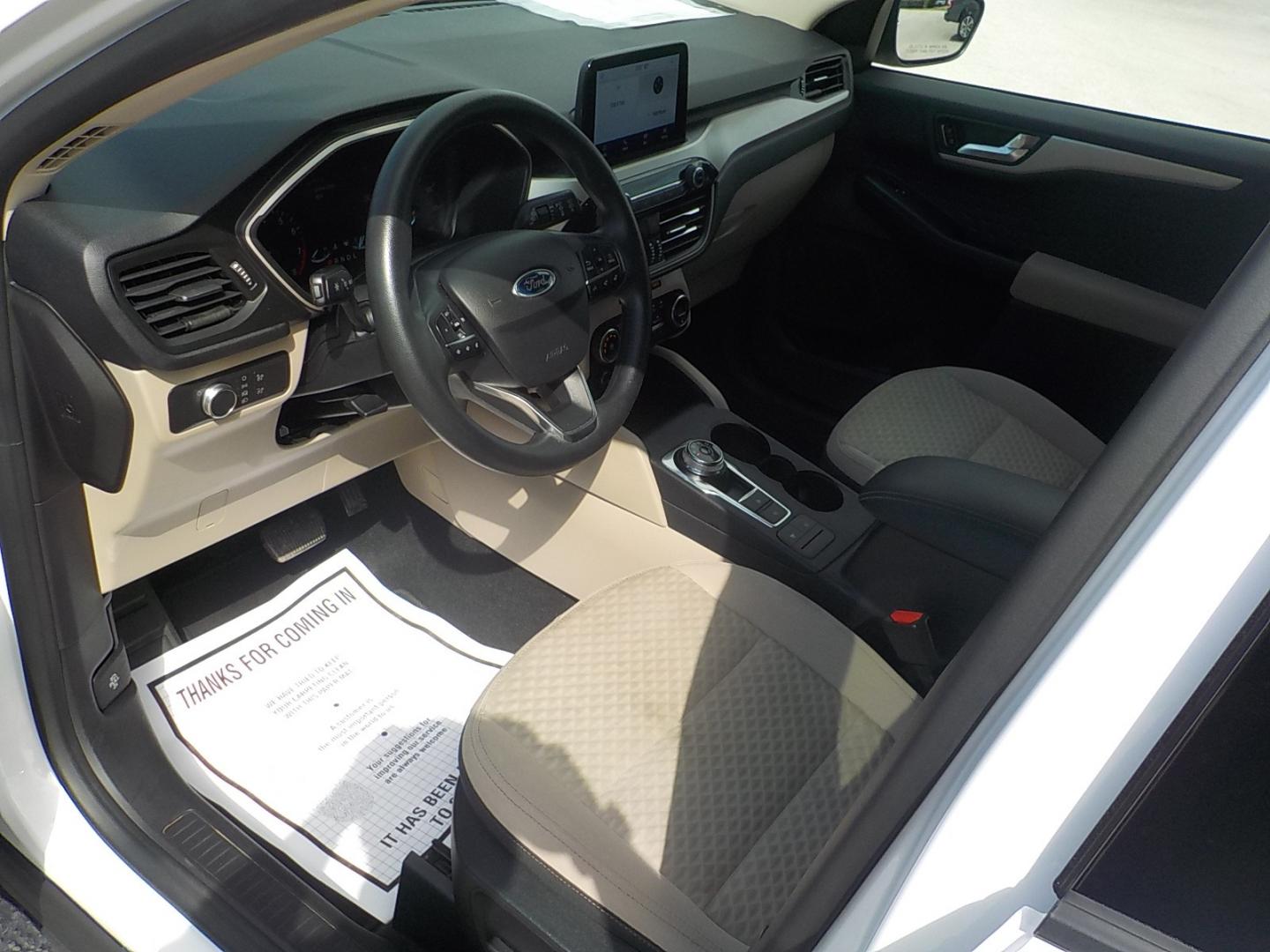 2020 White /Tan Ford Escape SE (1FMCU0G65LU) with an 1.5L L3 engine, 6A transmission, located at 1617 W Church Street, Livingston, TX, 77351, (936) 327-3600, 30.710995, -94.951157 - EFFICIENT!! That's the word that comes to mind with these Escape's - Photo#8