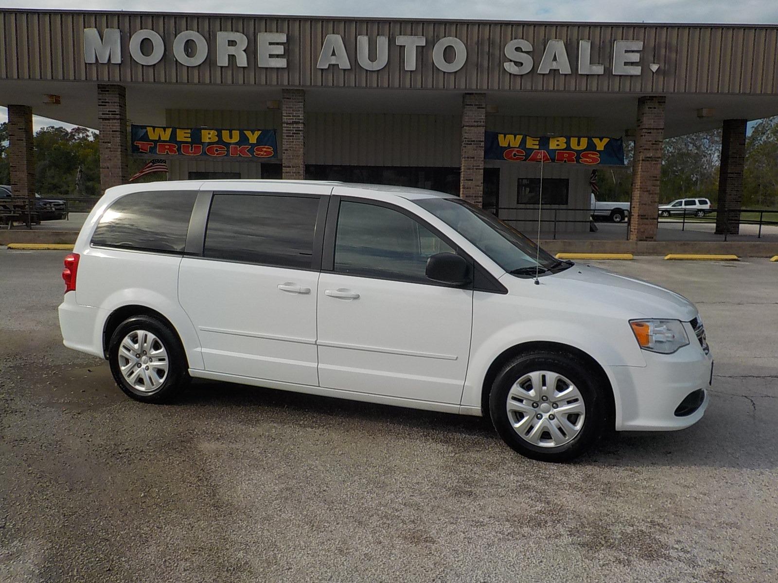2016 White /Black/Tan Dodge Grand Caravan SE (2C4RDGBG8GR) with an 3.6L V6 DOHC 24V engine, 6A transmission, located at 1617 W Church Street, Livingston, TX, 77351, (936) 327-3600, 30.710995, -94.951157 - EXCELLENT!! For a family or anything else! - Photo #0