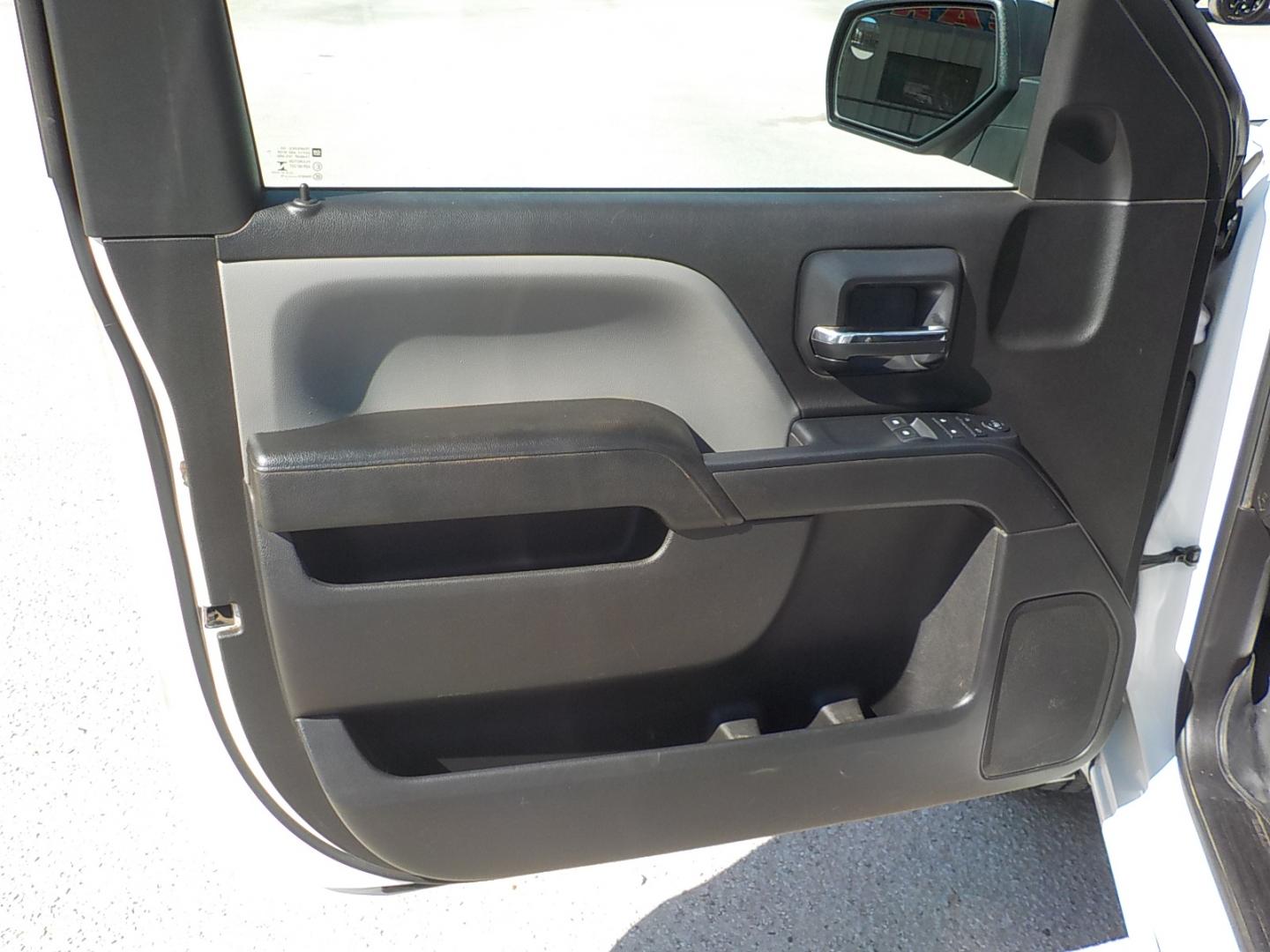 2016 White /Gray GMC Sierra 1500 Base Long Box 2WD (1GTN1LECXGZ) with an 5.3L V8 OHV 16V engine, 6A transmission, located at 1617 W Church Street, Livingston, TX, 77351, (936) 327-3600, 30.710995, -94.951157 - Hard to find long box with a 5.3L V8 in it! - Photo#9