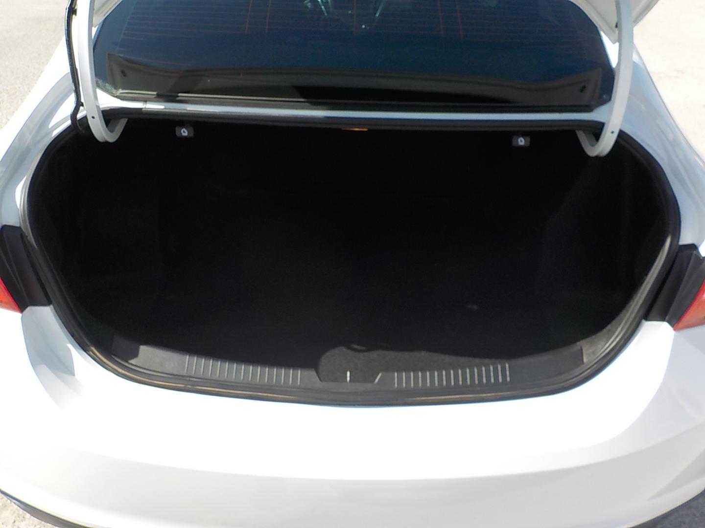 2018 White /Black Chevrolet Malibu LT (1G1ZD5STXJF) with an 1.5L L4 DOHC 16V engine, 6A transmission, located at 1617 W Church Street, Livingston, TX, 77351, (936) 327-3600, 30.710995, -94.951157 - I love these vehicles!! Family size and economical to boot!! - Photo#13