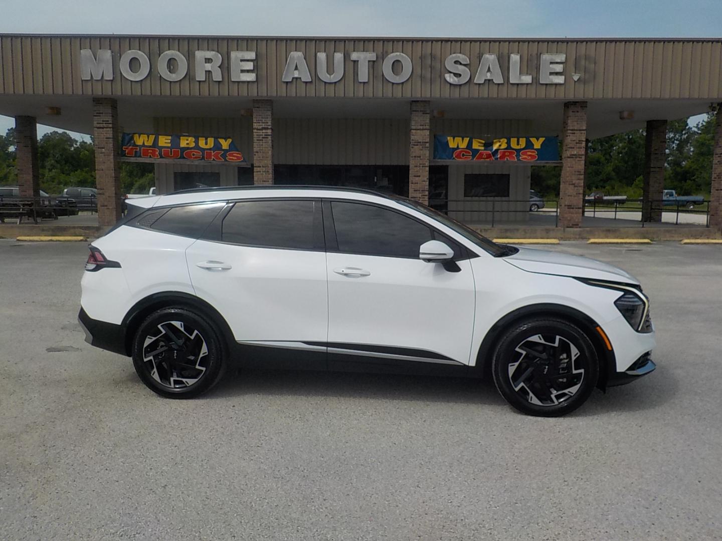2023 White /Black Kia Sportage SX-Prestige (5XYK53AF2PG) with an 2.5L V6 DOHC 24V engine, 8A transmission, located at 1617 W Church Street, Livingston, TX, 77351, (936) 327-3600, 30.710995, -94.951157 - SPORTY!! NICE!! 1ST two words that come to mind when I see this one! - Photo#0
