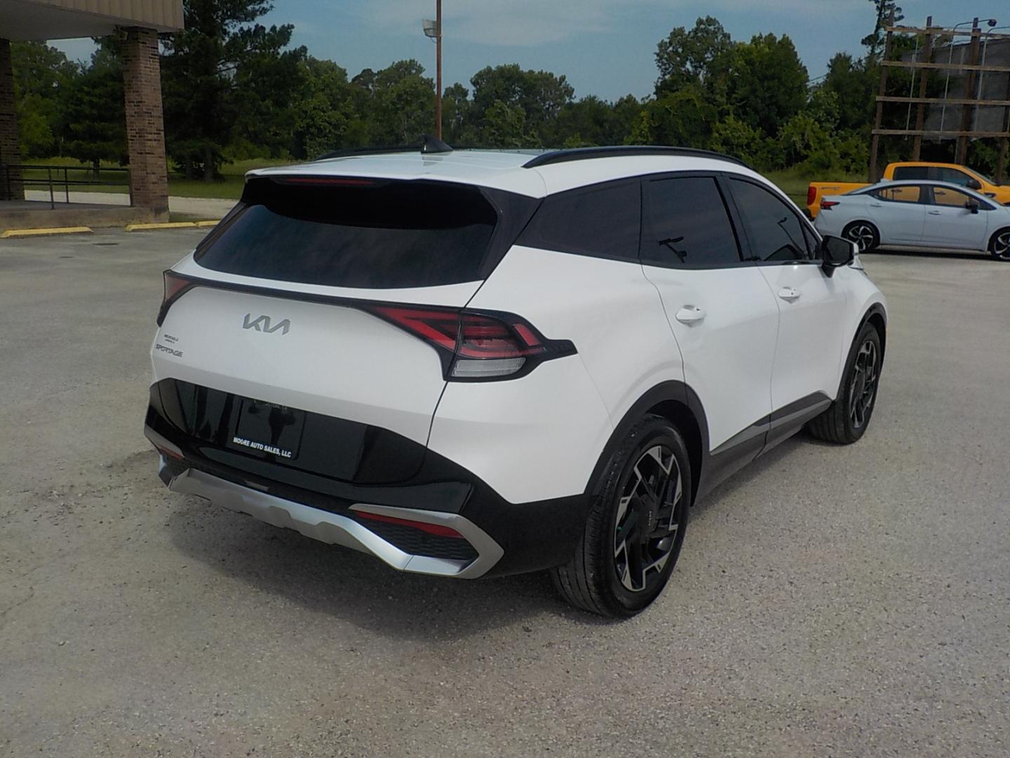 2023 White /Black Kia Sportage SX-Prestige (5XYK53AF2PG) with an 2.5L V6 DOHC 24V engine, 8A transmission, located at 1617 W Church Street, Livingston, TX, 77351, (936) 327-3600, 30.710995, -94.951157 - SPORTY!! NICE!! 1ST two words that come to mind when I see this one! - Photo#6