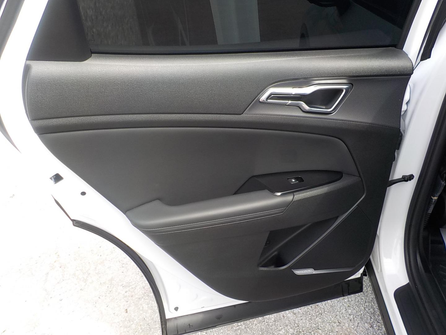 2023 White /Black Kia Sportage SX-Prestige (5XYK53AF2PG) with an 2.5L V6 DOHC 24V engine, 8A transmission, located at 1617 W Church Street, Livingston, TX, 77351, (936) 327-3600, 30.710995, -94.951157 - SPORTY!! NICE!! 1ST two words that come to mind when I see this one! - Photo#11