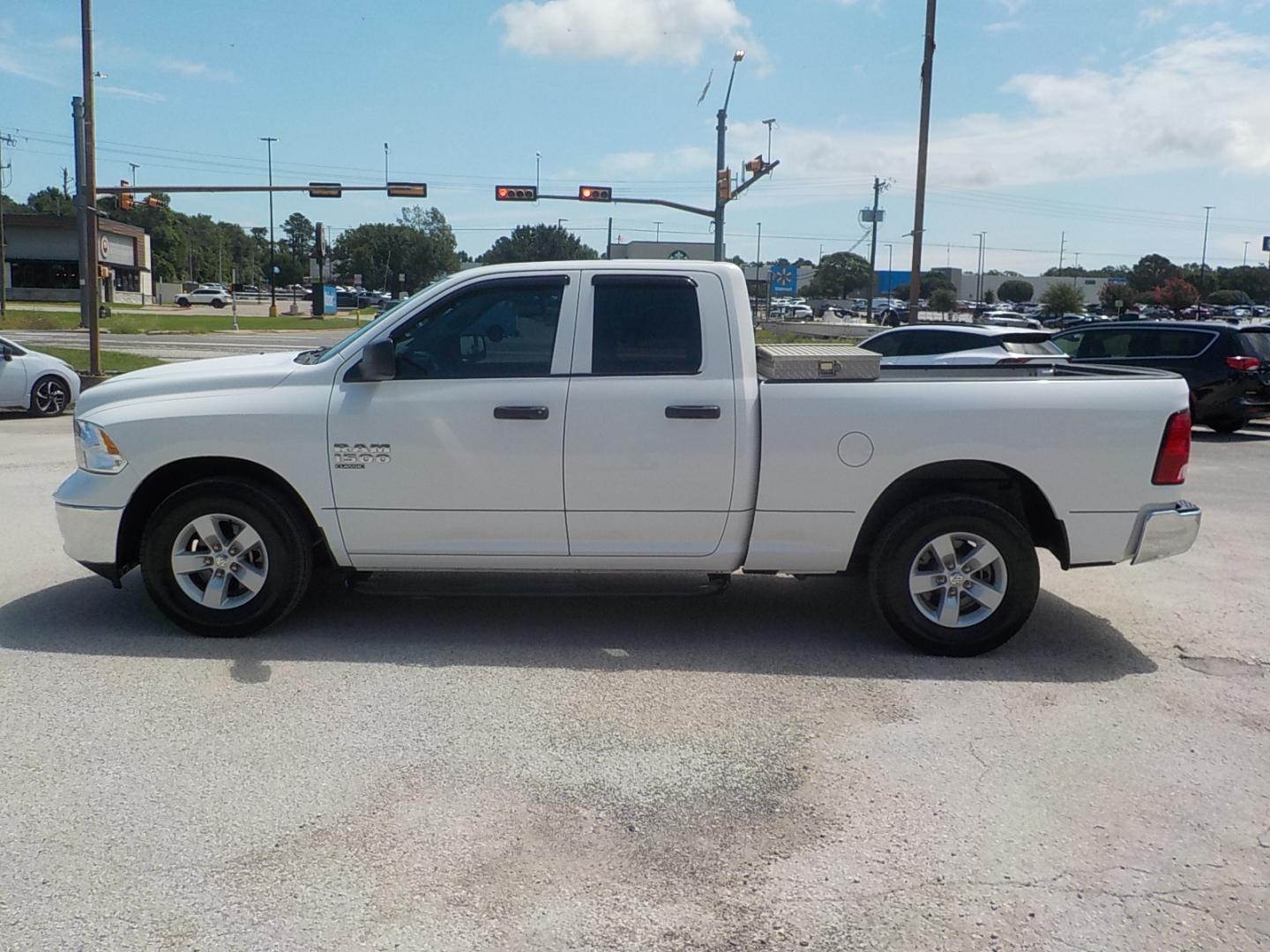 2020 White /Gray RAM 1500 Classic Tradesman Quad Cab 2WD (1C6RR6FG8LS) with an 3.6L V6 DOHC 24V FFV engine, 8A transmission, located at 1617 W Church Street, Livingston, TX, 77351, (936) 327-3600, 30.710995, -94.951157 - ONE OWNER!! LOW LOW MILES!! This is as nice of a truck that you're going to find for this money!!! - Photo#4