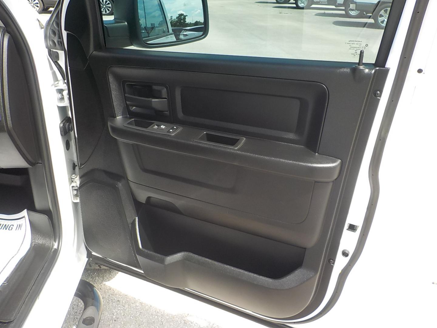 2020 White /Gray RAM 1500 Classic Tradesman Quad Cab 2WD (1C6RR6FG8LS) with an 3.6L V6 DOHC 24V FFV engine, 8A transmission, located at 1617 W Church Street, Livingston, TX, 77351, (936) 327-3600, 30.710995, -94.951157 - ONE OWNER!! LOW LOW MILES!! This is as nice of a truck that you're going to find for this money!!! - Photo#16