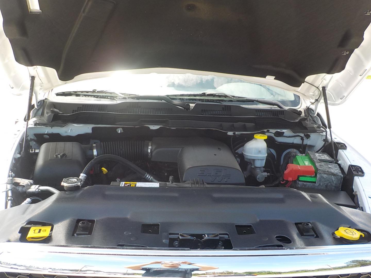 2020 White /Gray RAM 1500 Classic Tradesman Quad Cab 2WD (1C6RR6FG8LS) with an 3.6L V6 DOHC 24V FFV engine, 8A transmission, located at 1617 W Church Street, Livingston, TX, 77351, (936) 327-3600, 30.710995, -94.951157 - ONE OWNER!! LOW LOW MILES!! This is as nice of a truck that you're going to find for this money!!! - Photo#17