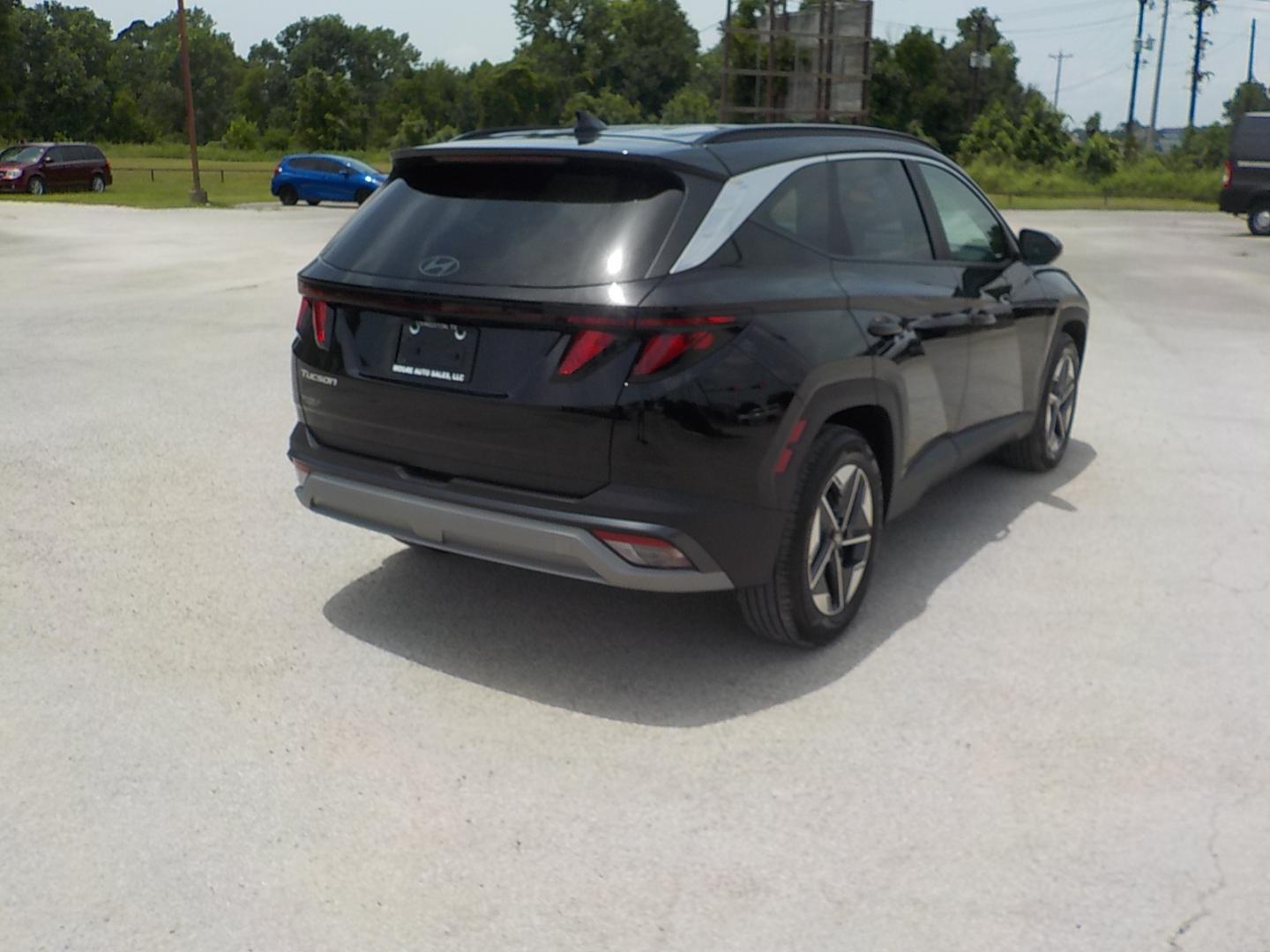 2025 Black /Lt. Gray Hyundai Tucson SEL (3KMJB3DE4SE) with an 2.5L L4 DOHC 16V engine, 8A transmission, located at 1617 W Church Street, Livingston, TX, 77351, (936) 327-3600, 30.710995, -94.951157 - ONE OWNER!! LOW LOW MILES!! - Photo#6