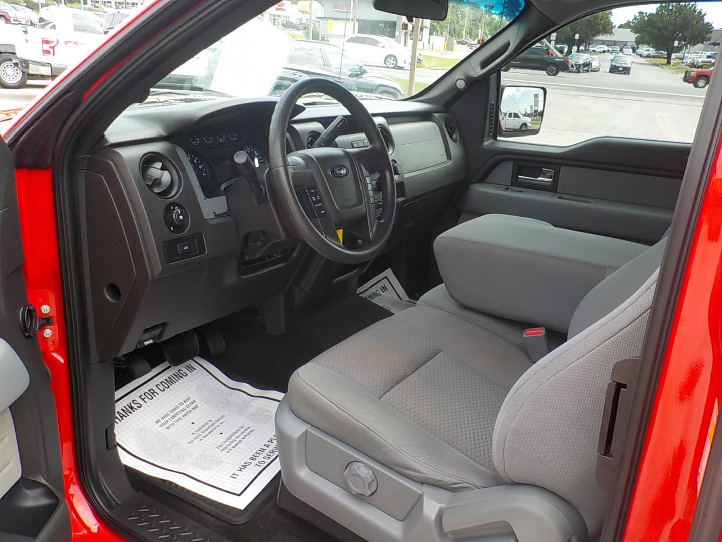 2014 Red /Lt. Gray Ford F-150 XLT SuperCab 8-ft. Bed 2WD (1FTEX1CM4EK) with an 3.7L V6 DOHC 24V engine, 6-Speed Automatic transmission, located at 1617 W Church Street, Livingston, TX, 77351, (936) 327-3600, 30.710995, -94.951157 - ONE OWNER!! LOW LOW MILES!! Locally owned truck! - Photo#8