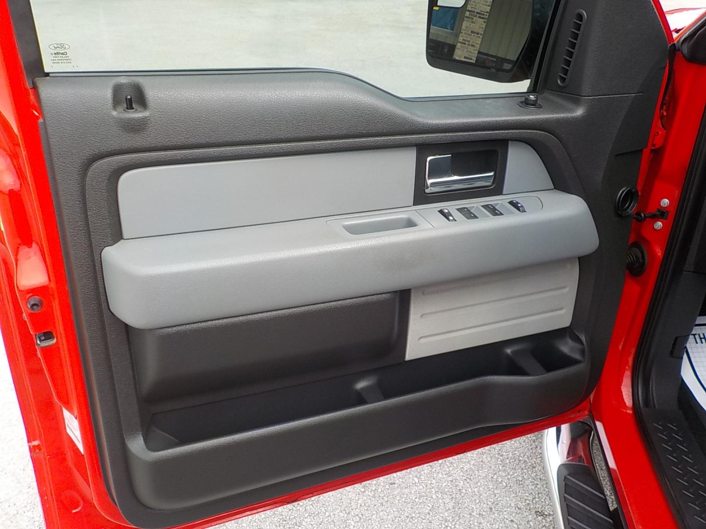 2014 Red /Lt. Gray Ford F-150 XLT SuperCab 8-ft. Bed 2WD (1FTEX1CM4EK) with an 3.7L V6 DOHC 24V engine, 6-Speed Automatic transmission, located at 1617 W Church Street, Livingston, TX, 77351, (936) 327-3600, 30.710995, -94.951157 - ONE OWNER!! LOW LOW MILES!! Locally owned truck! - Photo#9