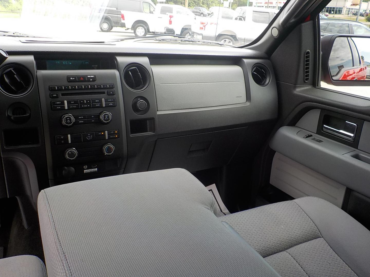 2014 Red /Lt. Gray Ford F-150 XLT SuperCab 8-ft. Bed 2WD (1FTEX1CM4EK) with an 3.7L V6 DOHC 24V engine, 6-Speed Automatic transmission, located at 1617 W Church Street, Livingston, TX, 77351, (936) 327-3600, 30.710995, -94.951157 - ONE OWNER!! LOW LOW MILES!! Locally owned truck! - Photo#12