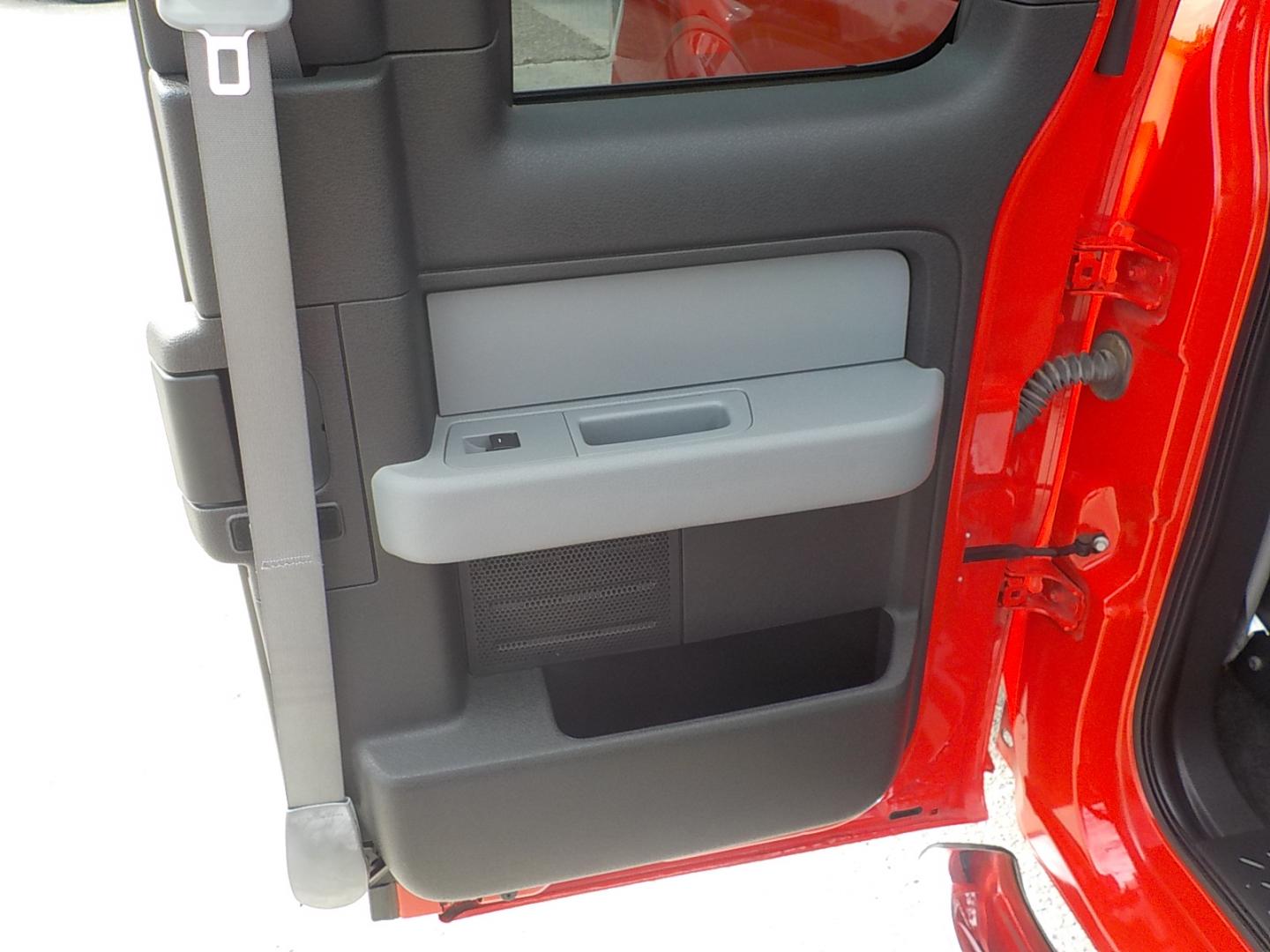 2014 Red /Lt. Gray Ford F-150 XLT SuperCab 8-ft. Bed 2WD (1FTEX1CM4EK) with an 3.7L V6 DOHC 24V engine, 6-Speed Automatic transmission, located at 1617 W Church Street, Livingston, TX, 77351, (936) 327-3600, 30.710995, -94.951157 - ONE OWNER!! LOW LOW MILES!! Locally owned truck! - Photo#17