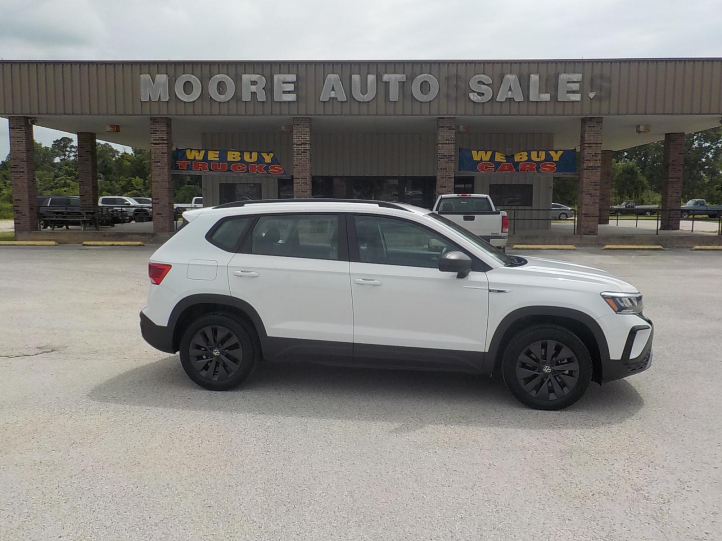 2024 White /Black Volkswagen Taos S (3VV5X7B27RM) with an 1.5L L4 SFI DOHC 16V engine, 8A transmission, located at 1617 W Church Street, Livingston, TX, 77351, (936) 327-3600, 30.710995, -94.951157 - This is a really sporty SUV that should get great fuel mileage for you!! - Photo#0