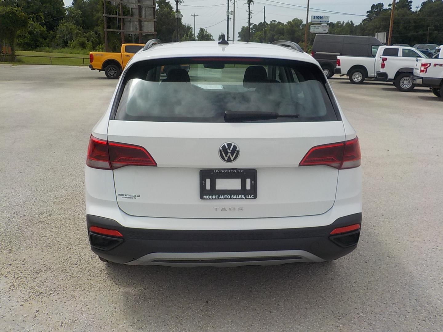 2024 White /Black Volkswagen Taos S (3VV5X7B27RM) with an 1.5L L4 SFI DOHC 16V engine, 8A transmission, located at 1617 W Church Street, Livingston, TX, 77351, (936) 327-3600, 30.710995, -94.951157 - This is a really sporty SUV that should get great fuel mileage for you!! - Photo#7