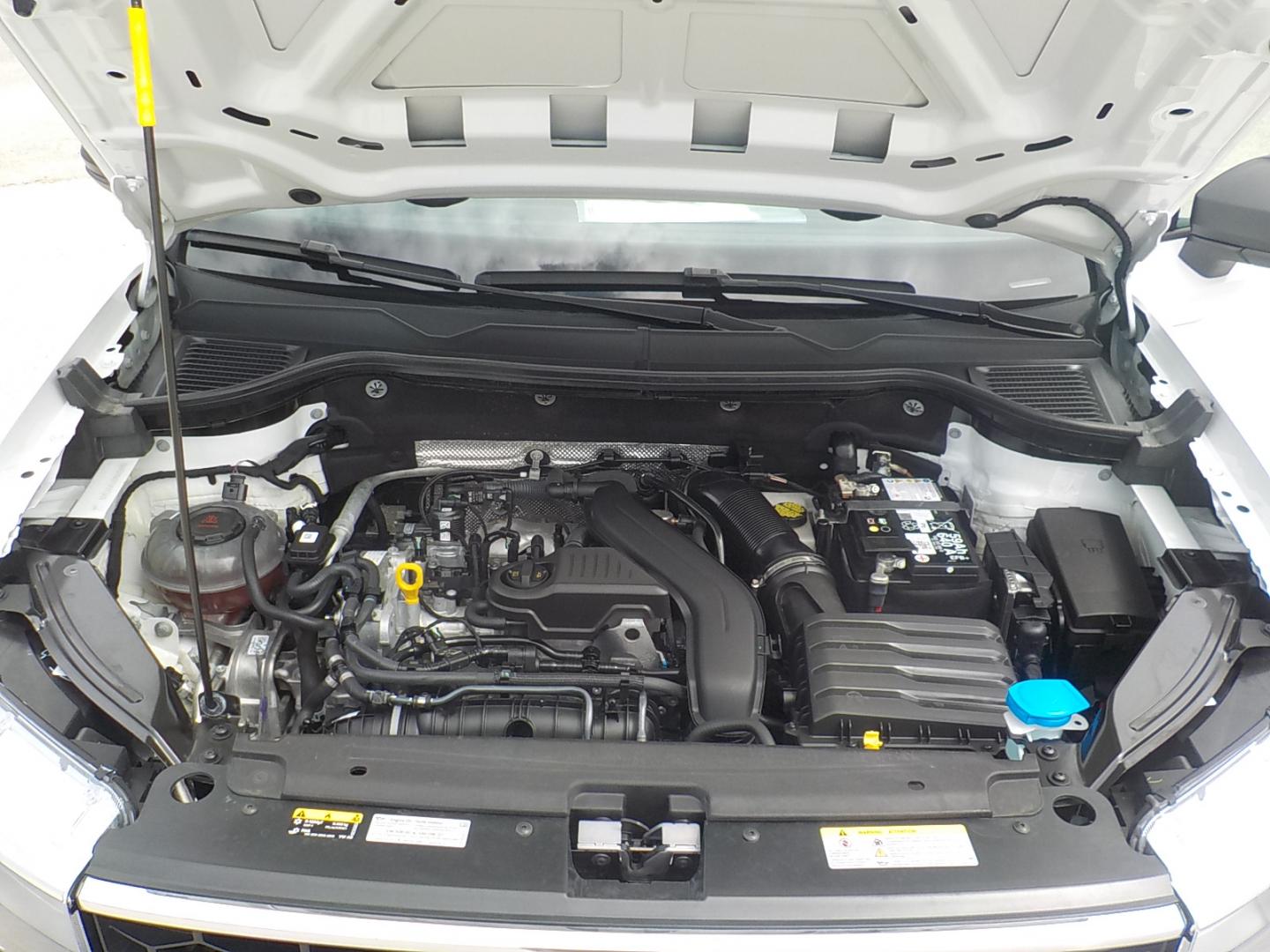 2024 White /Black Volkswagen Taos S (3VV5X7B27RM) with an 1.5L L4 SFI DOHC 16V engine, 8A transmission, located at 1617 W Church Street, Livingston, TX, 77351, (936) 327-3600, 30.710995, -94.951157 - This is a really sporty SUV that should get great fuel mileage for you!! - Photo#20