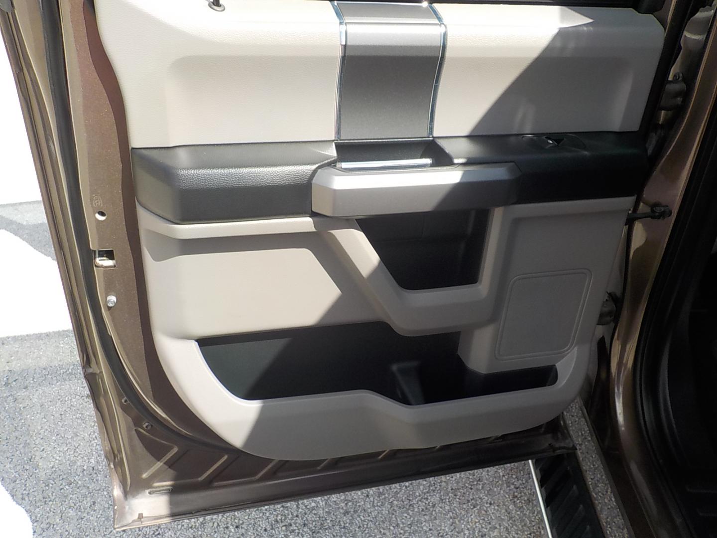2015 Brown /Tan Ford F-150 XLT SuperCrew 6.5-ft. Bed 4WD (1FTEW1EF0FK) with an 5.0L V8 engine, 6-Speed Automatic transmission, located at 1617 W Church Street, Livingston, TX, 77351, (936) 327-3600, 30.710995, -94.951157 - ONE OWNER!! Been here in Livingston all it's life. This truck was well maintained! Buy it with confidence! - Photo#12