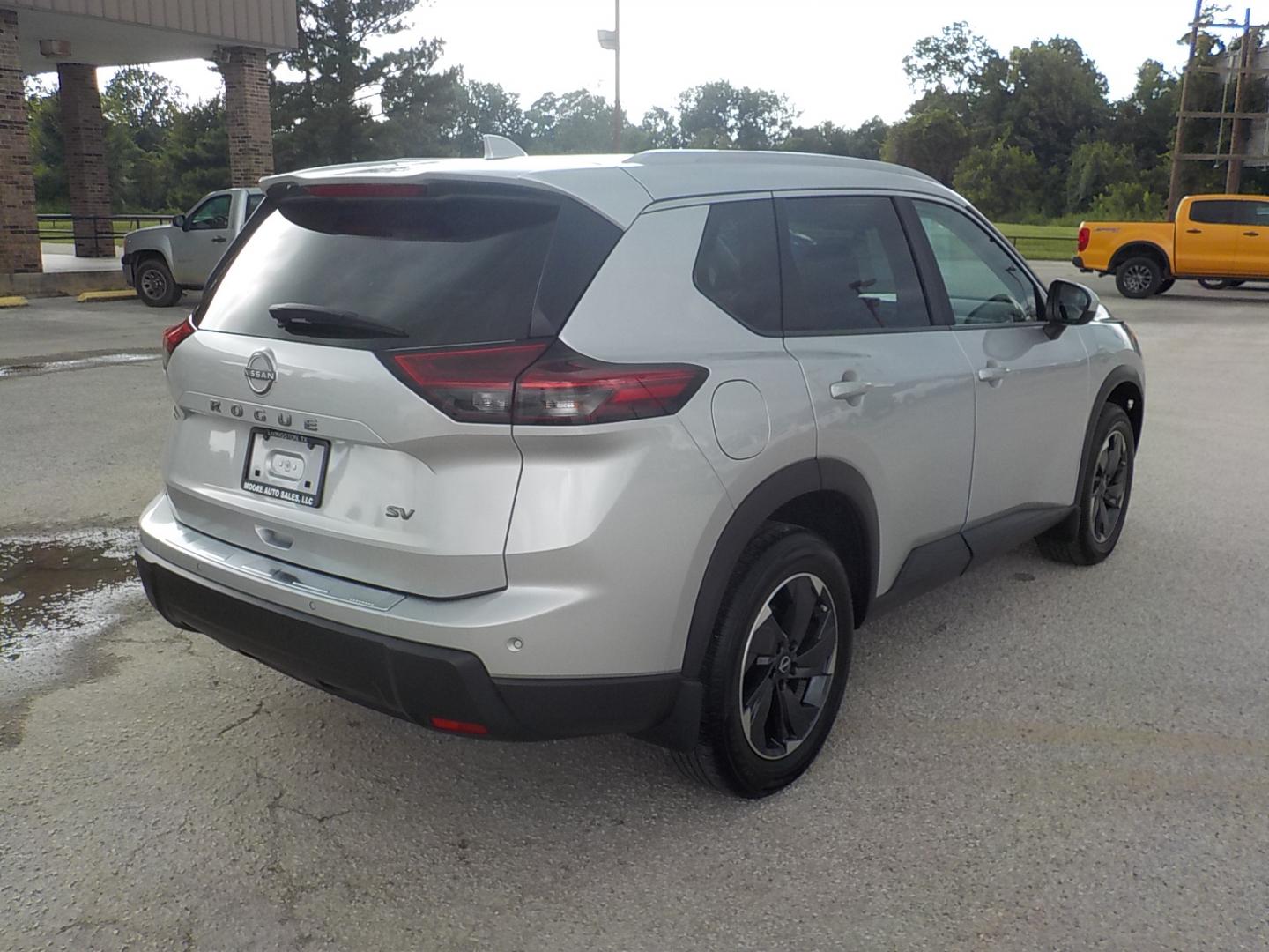 2024 Silver /Black Nissan Rogue SV (5N1BT3BA6RC) with an 2.5L L4 DOHC 16V engine, CVT transmission, located at 1617 W Church Street, Livingston, TX, 77351, (936) 327-3600, 30.710995, -94.951157 - WOW!! This is a SHARP VEHICLE!! It will be very economical to operate as well! - Photo#7