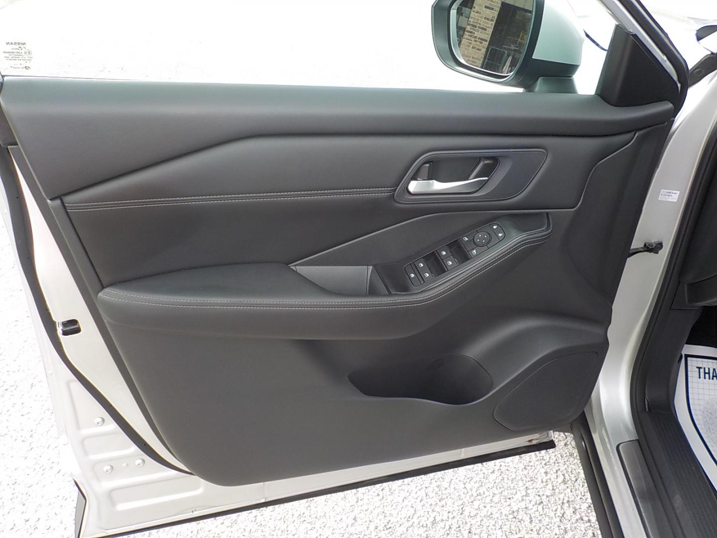 2024 Silver /Black Nissan Rogue SV (5N1BT3BA6RC) with an 2.5L L4 DOHC 16V engine, CVT transmission, located at 1617 W Church Street, Livingston, TX, 77351, (936) 327-3600, 30.710995, -94.951157 - WOW!! This is a SHARP VEHICLE!! It will be very economical to operate as well! - Photo#9