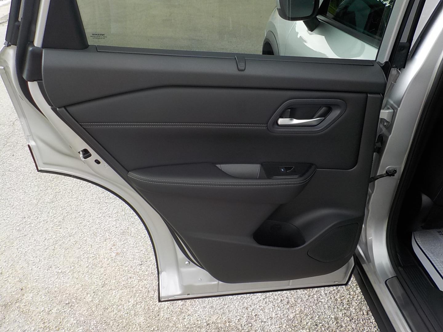 2024 Silver /Black Nissan Rogue SV (5N1BT3BA6RC) with an 2.5L L4 DOHC 16V engine, CVT transmission, located at 1617 W Church Street, Livingston, TX, 77351, (936) 327-3600, 30.710995, -94.951157 - WOW!! This is a SHARP VEHICLE!! It will be very economical to operate as well! - Photo#11