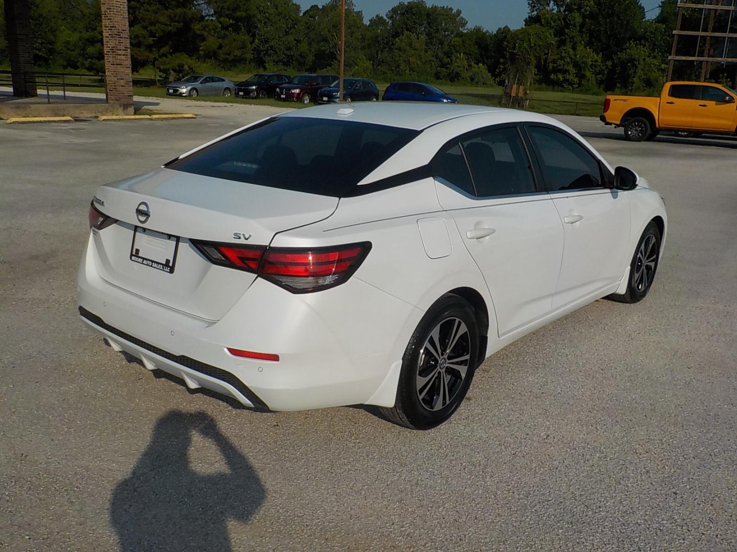 2023 White /Black Nissan Sentra SV (3N1AB8CV6PY) with an 1.8L L4 SFI DOHC 16V engine, CVT transmission, located at 1617 W Church Street, Livingston, TX, 77351, (936) 327-3600, 30.710995, -94.951157 - Good looking car that will get you where you need to be in style!! - Photo#6