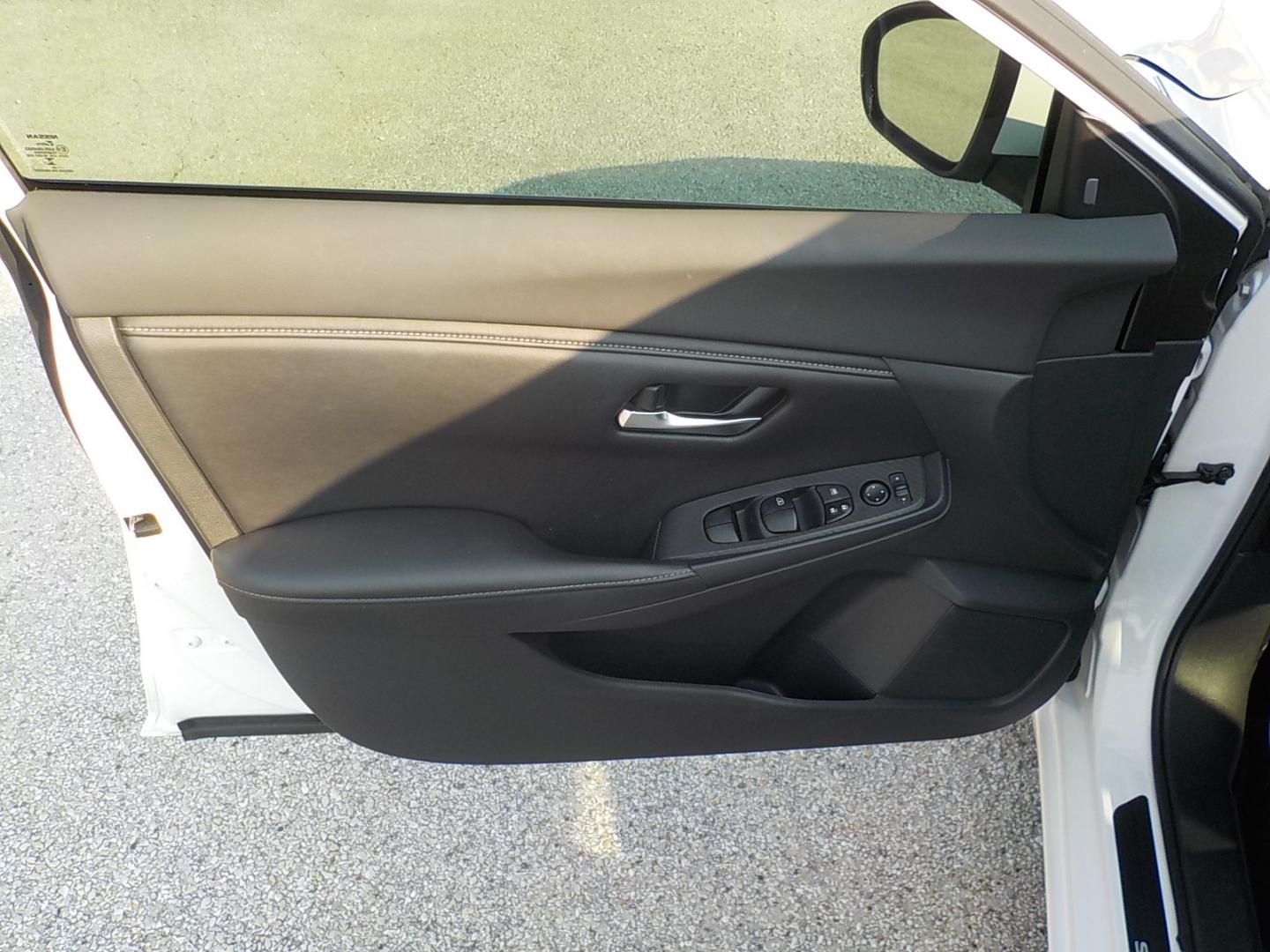 2023 White /Black Nissan Sentra SV (3N1AB8CV6PY) with an 1.8L L4 SFI DOHC 16V engine, CVT transmission, located at 1617 W Church Street, Livingston, TX, 77351, (936) 327-3600, 30.710995, -94.951157 - Good looking car that will get you where you need to be in style!! - Photo#9