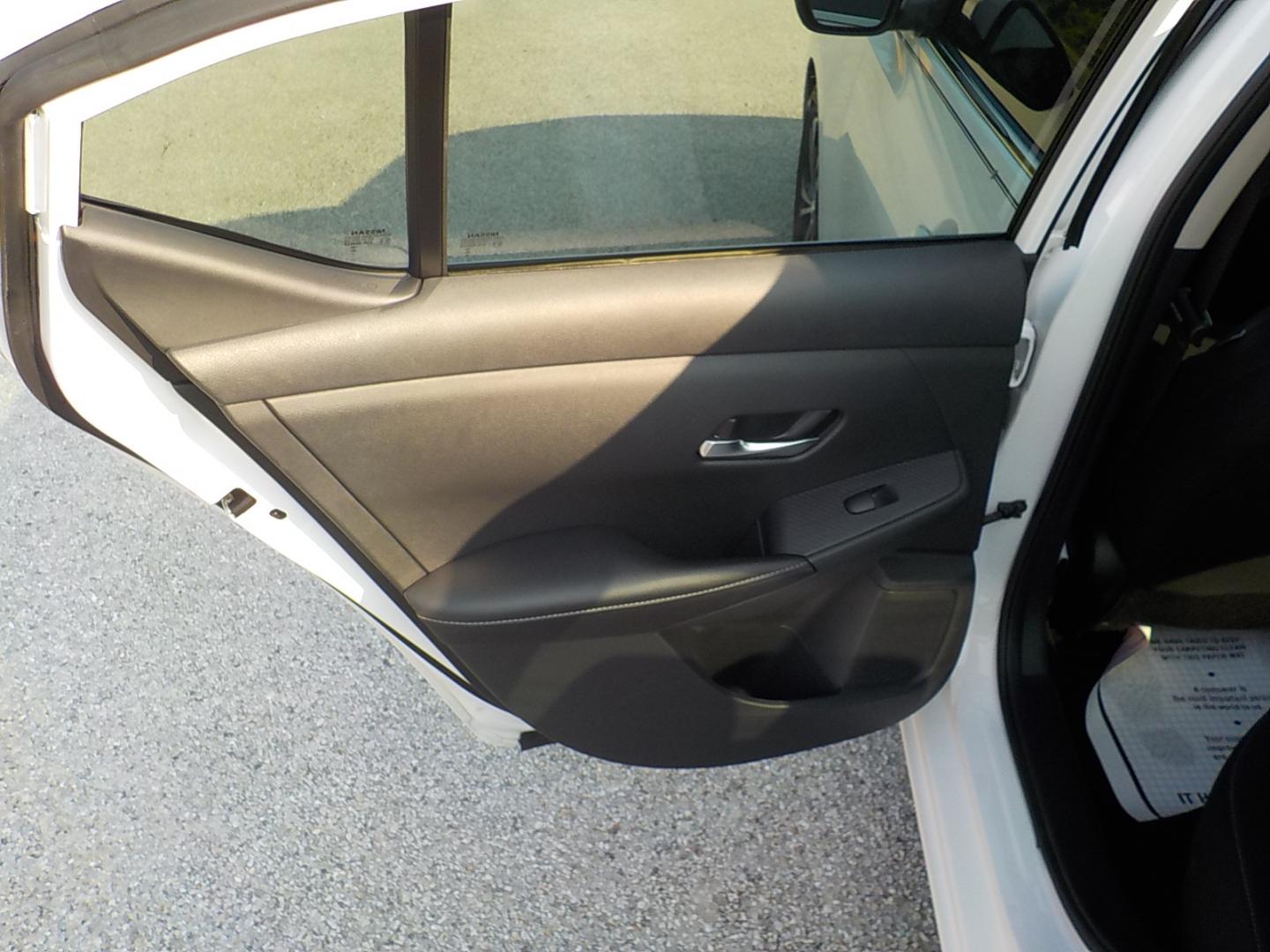 2023 White /Black Nissan Sentra SV (3N1AB8CV6PY) with an 1.8L L4 SFI DOHC 16V engine, CVT transmission, located at 1617 W Church Street, Livingston, TX, 77351, (936) 327-3600, 30.710995, -94.951157 - Good looking car that will get you where you need to be in style!! - Photo#11