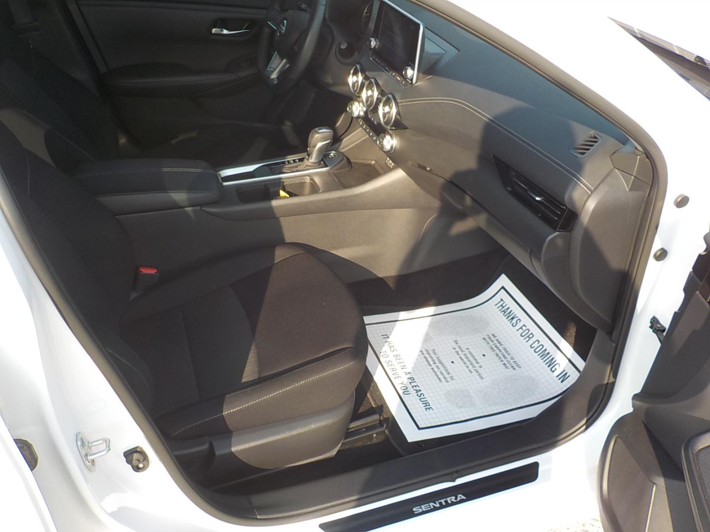 2023 White /Black Nissan Sentra SV (3N1AB8CV6PY) with an 1.8L L4 SFI DOHC 16V engine, CVT transmission, located at 1617 W Church Street, Livingston, TX, 77351, (936) 327-3600, 30.710995, -94.951157 - Good looking car that will get you where you need to be in style!! - Photo#17